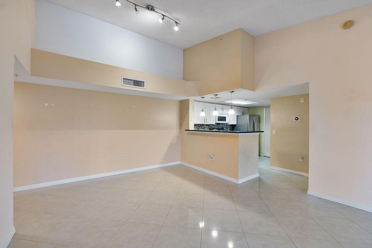 5011 Wiles #303, Coconut Creek FL 33073