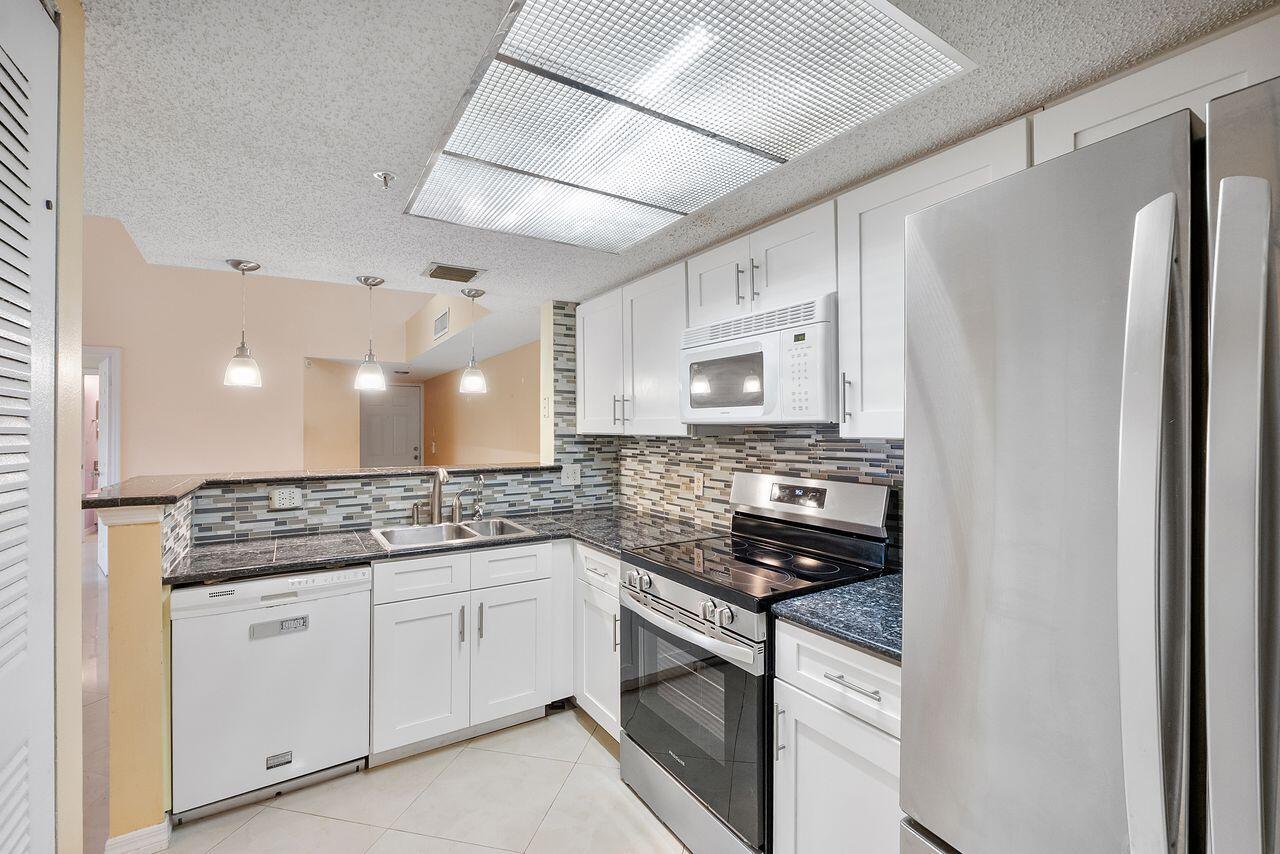 5011 Wiles #303, Coconut Creek FL 33073