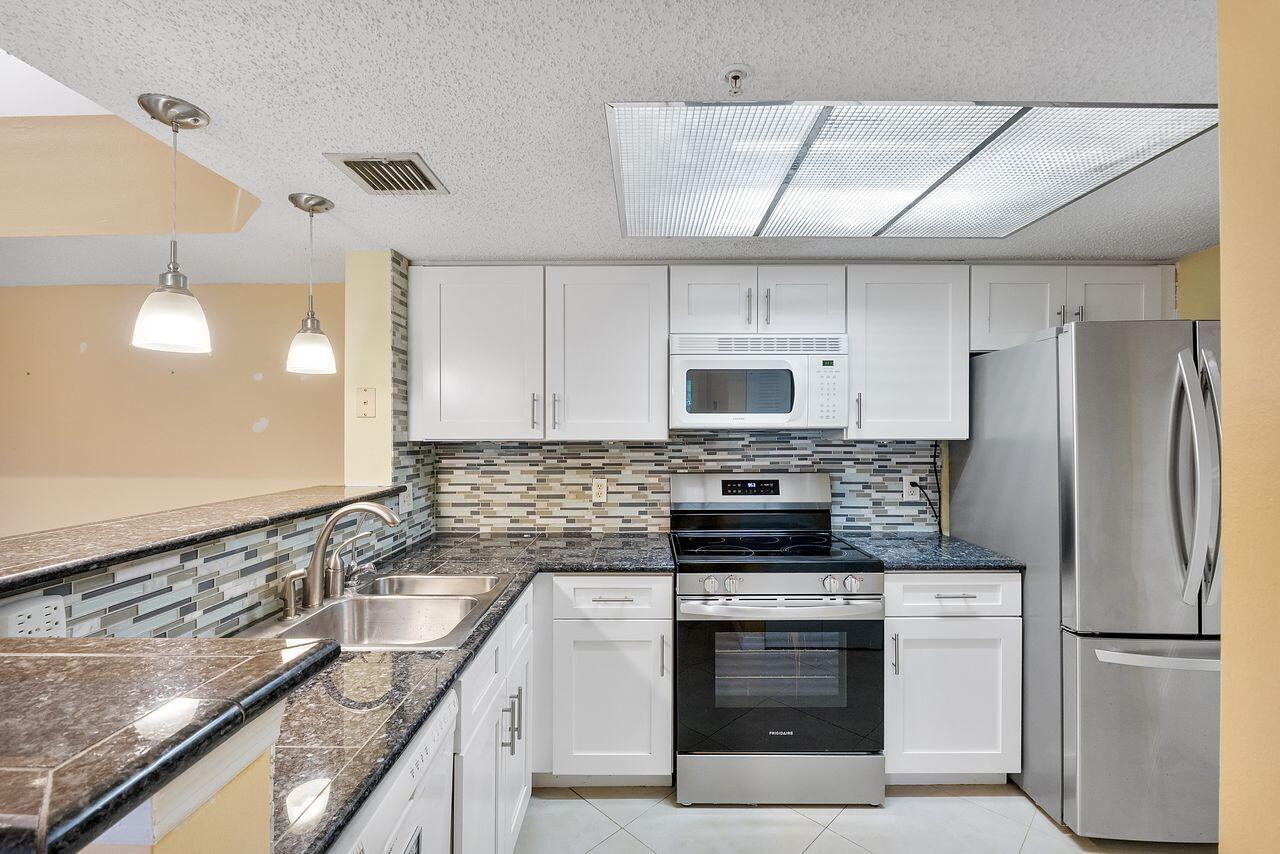 5011 Wiles #303, Coconut Creek FL 33073