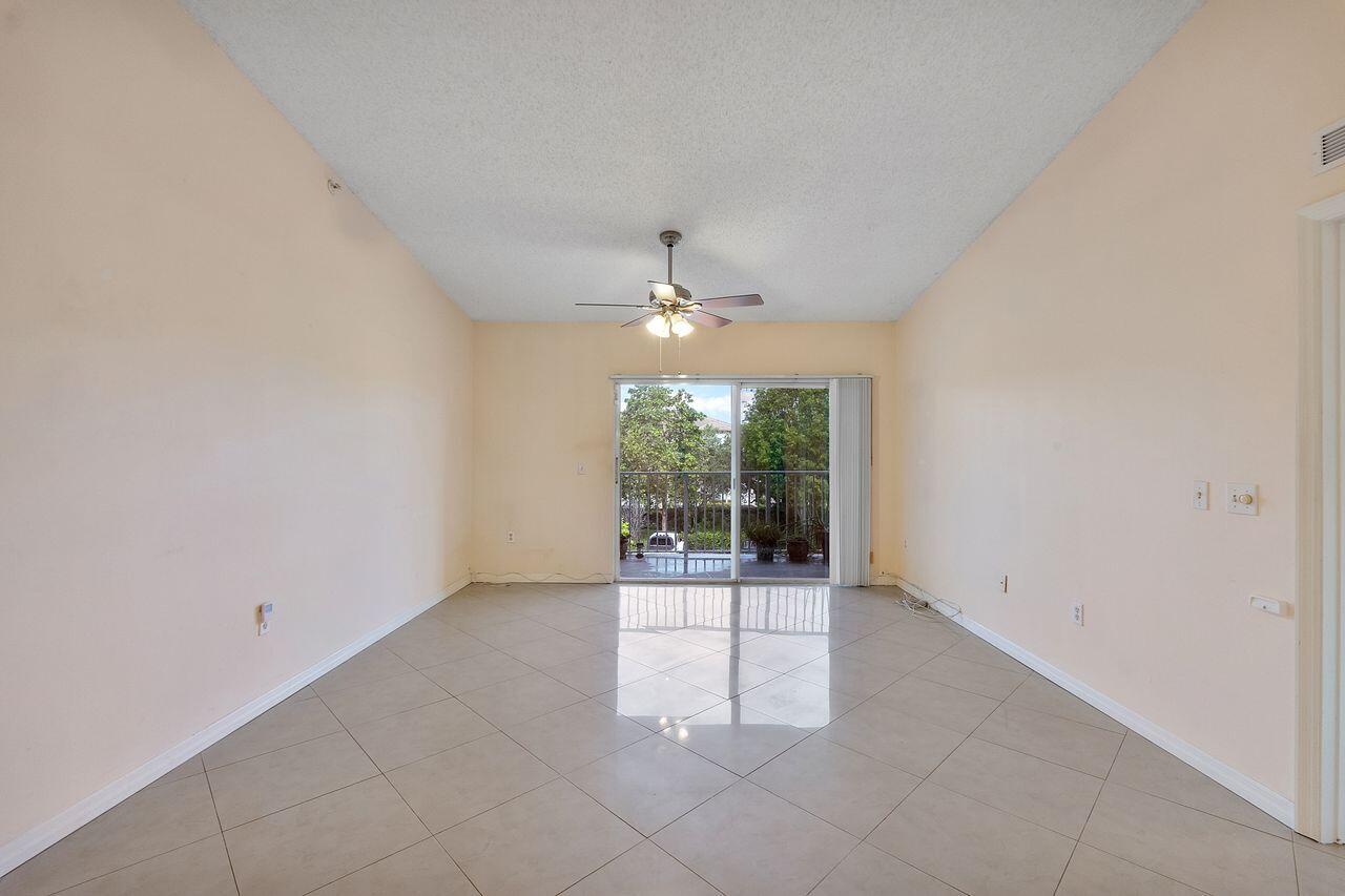5011 Wiles #303, Coconut Creek FL 33073