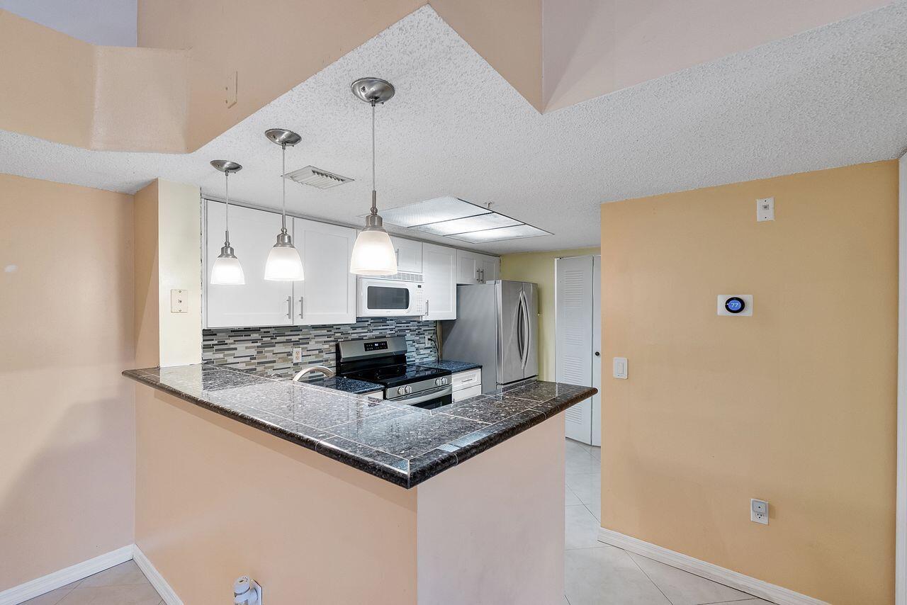 5011 Wiles #303, Coconut Creek FL 33073