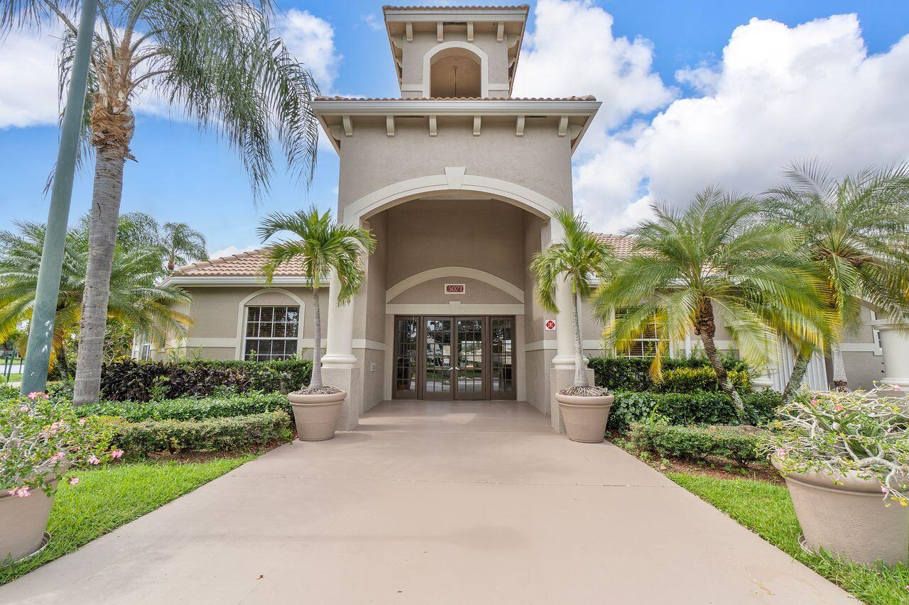 5011 Wiles #303, Coconut Creek FL 33073