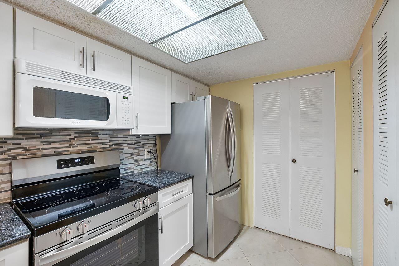 5011 Wiles #303, Coconut Creek FL 33073