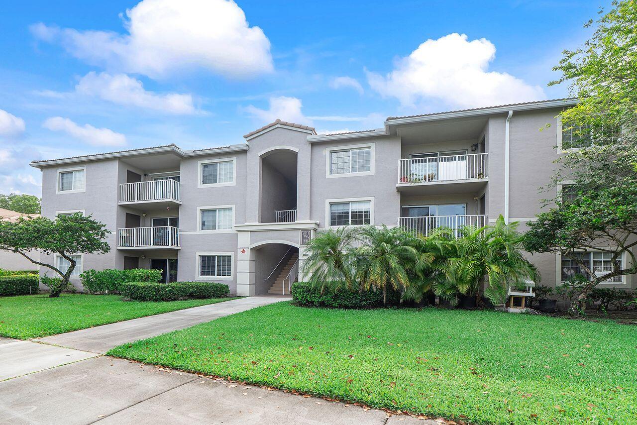 5011 Wiles #303, Coconut Creek FL 33073