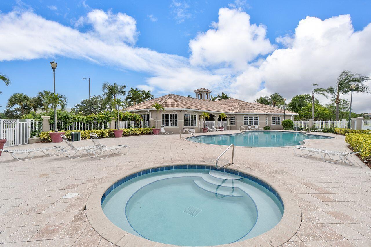 5011 Wiles #303, Coconut Creek FL 33073