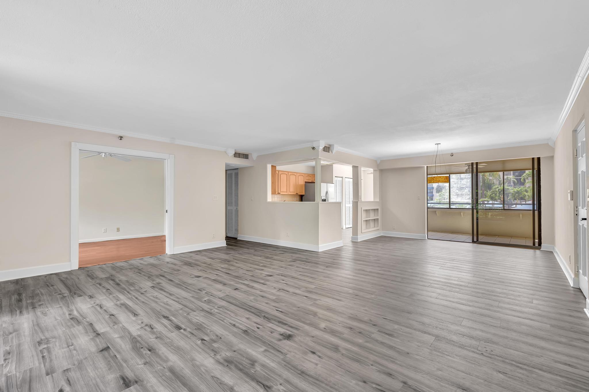 7564 Regency Lake #202, Boca Raton FL 33433
