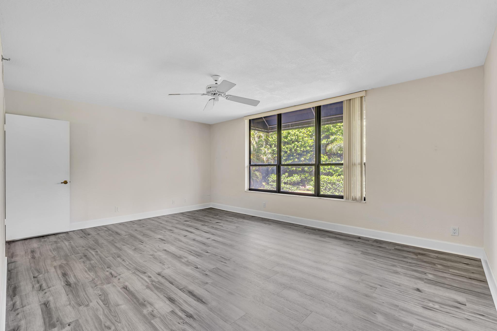 7564 Regency Lake #202, Boca Raton FL 33433