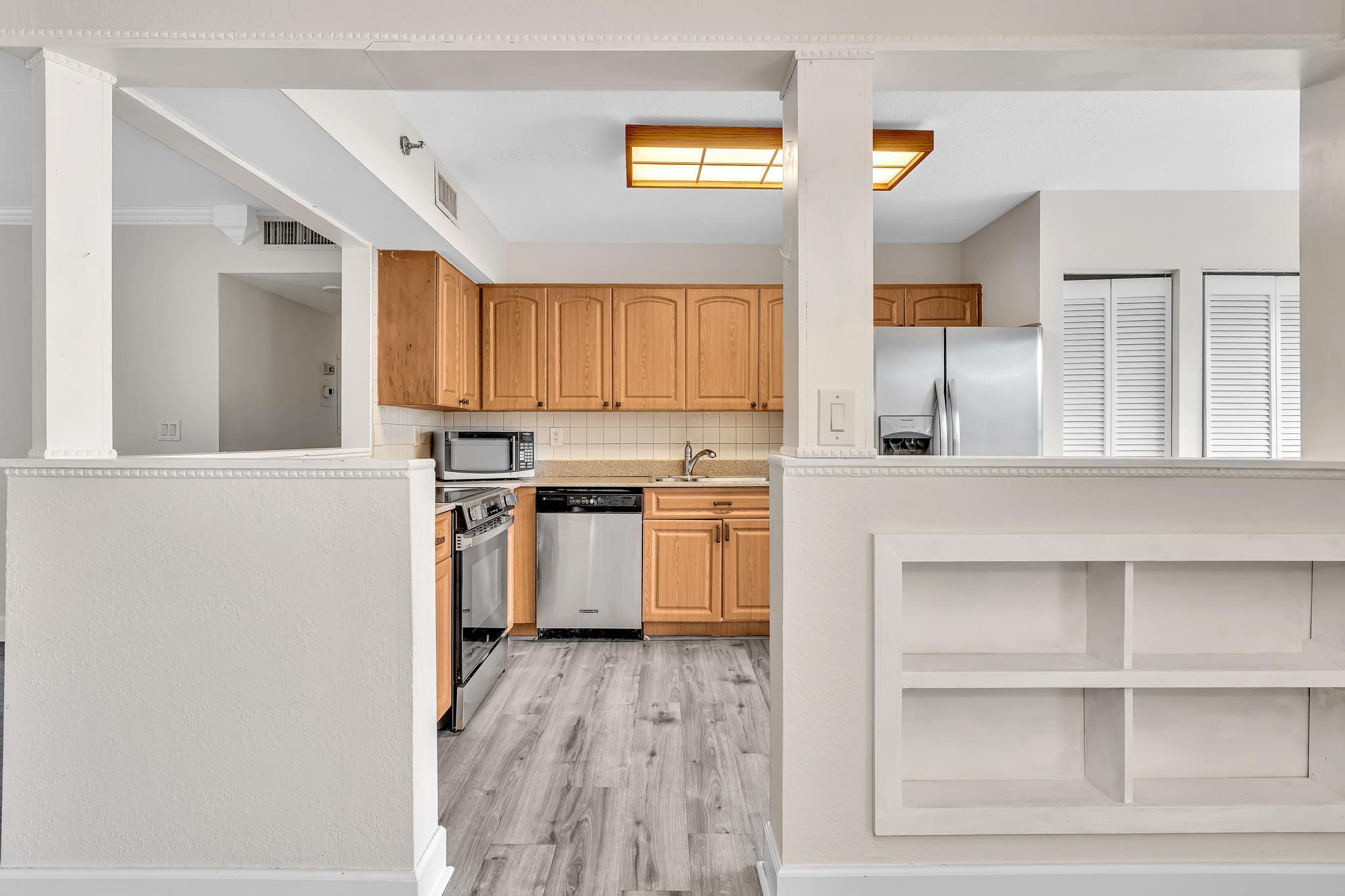 7564 Regency Lake #202, Boca Raton FL 33433