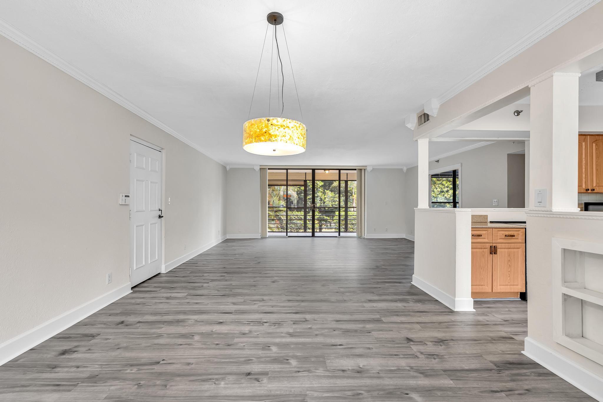 7564 Regency Lake #202, Boca Raton FL 33433