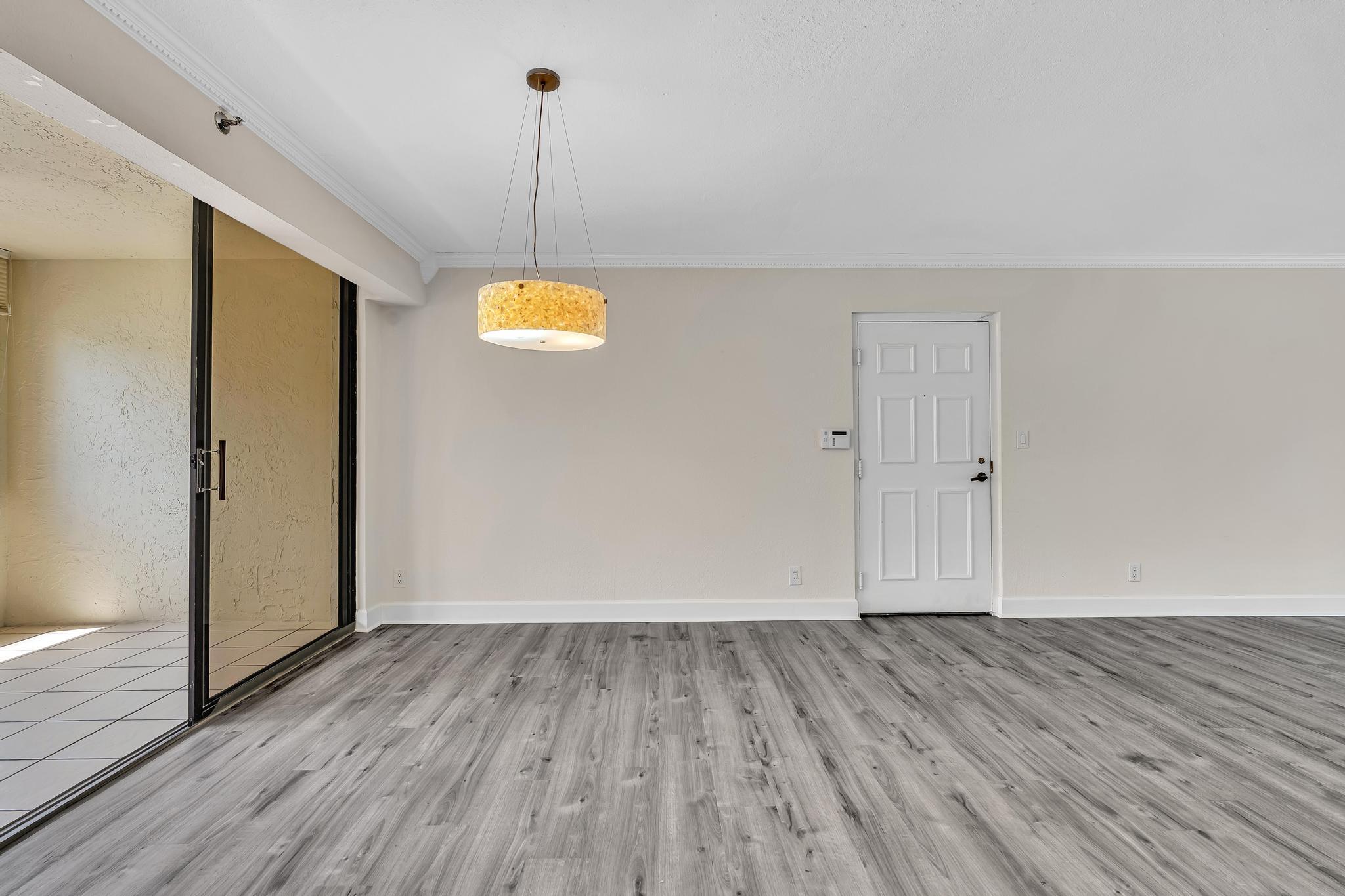 7564 Regency Lake #202, Boca Raton FL 33433