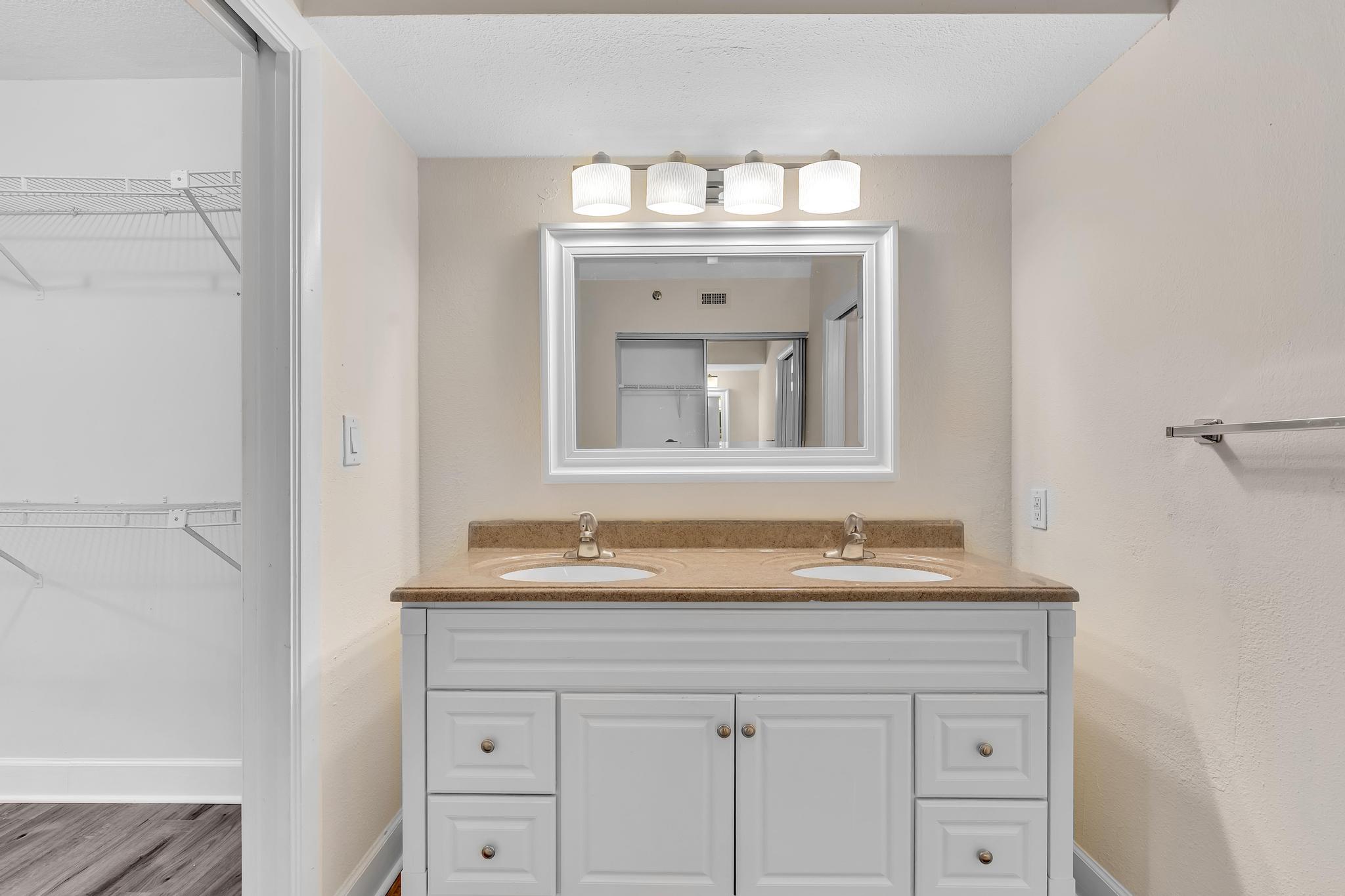 7564 Regency Lake #202, Boca Raton FL 33433