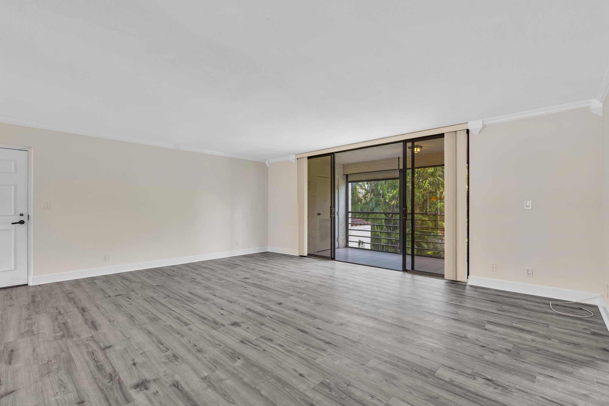 7564 Regency Lake #202, Boca Raton FL 33433