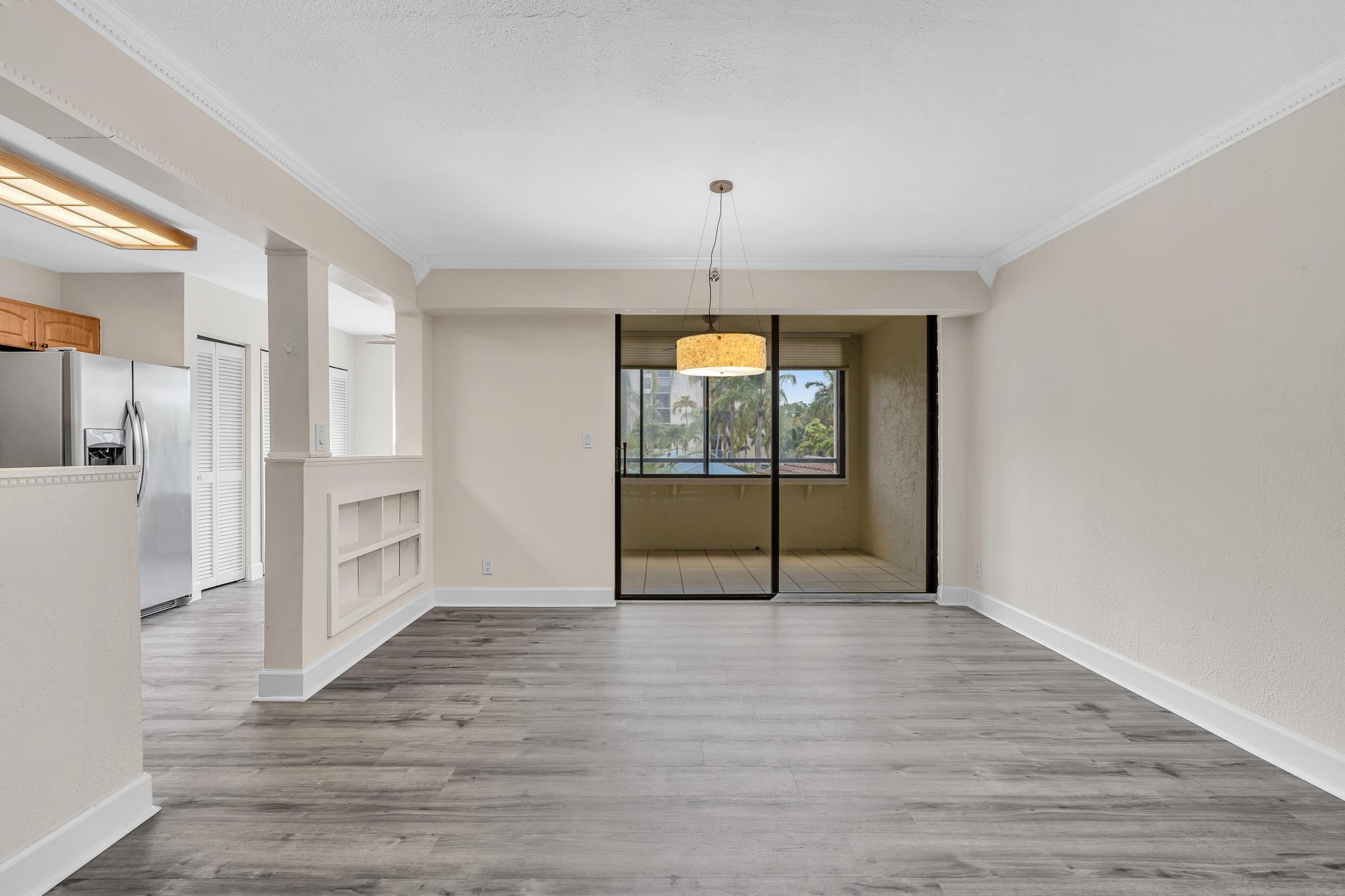 7564 Regency Lake #202, Boca Raton FL 33433