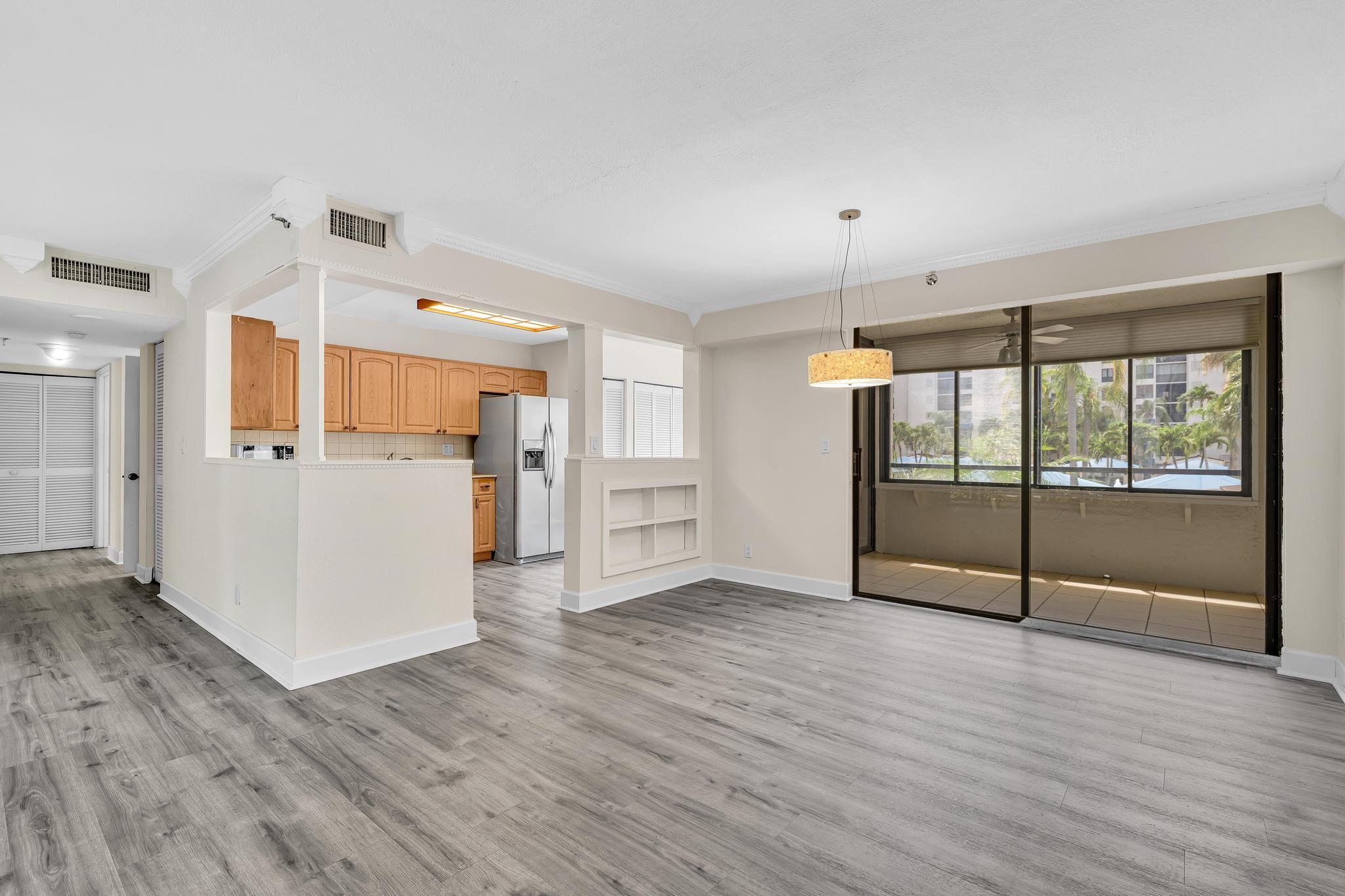 7564 Regency Lake #202, Boca Raton FL 33433