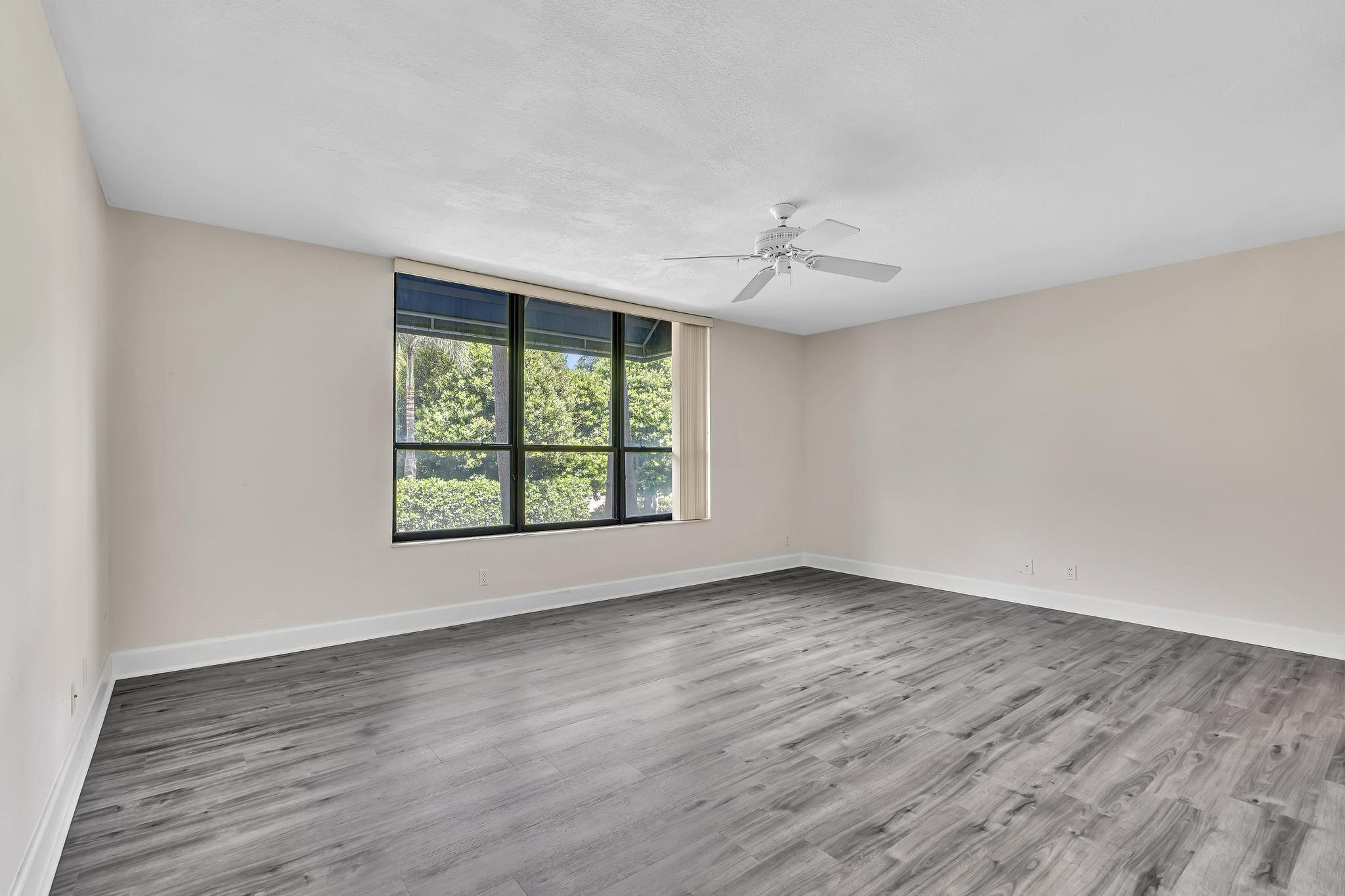7564 Regency Lake #202, Boca Raton FL 33433
