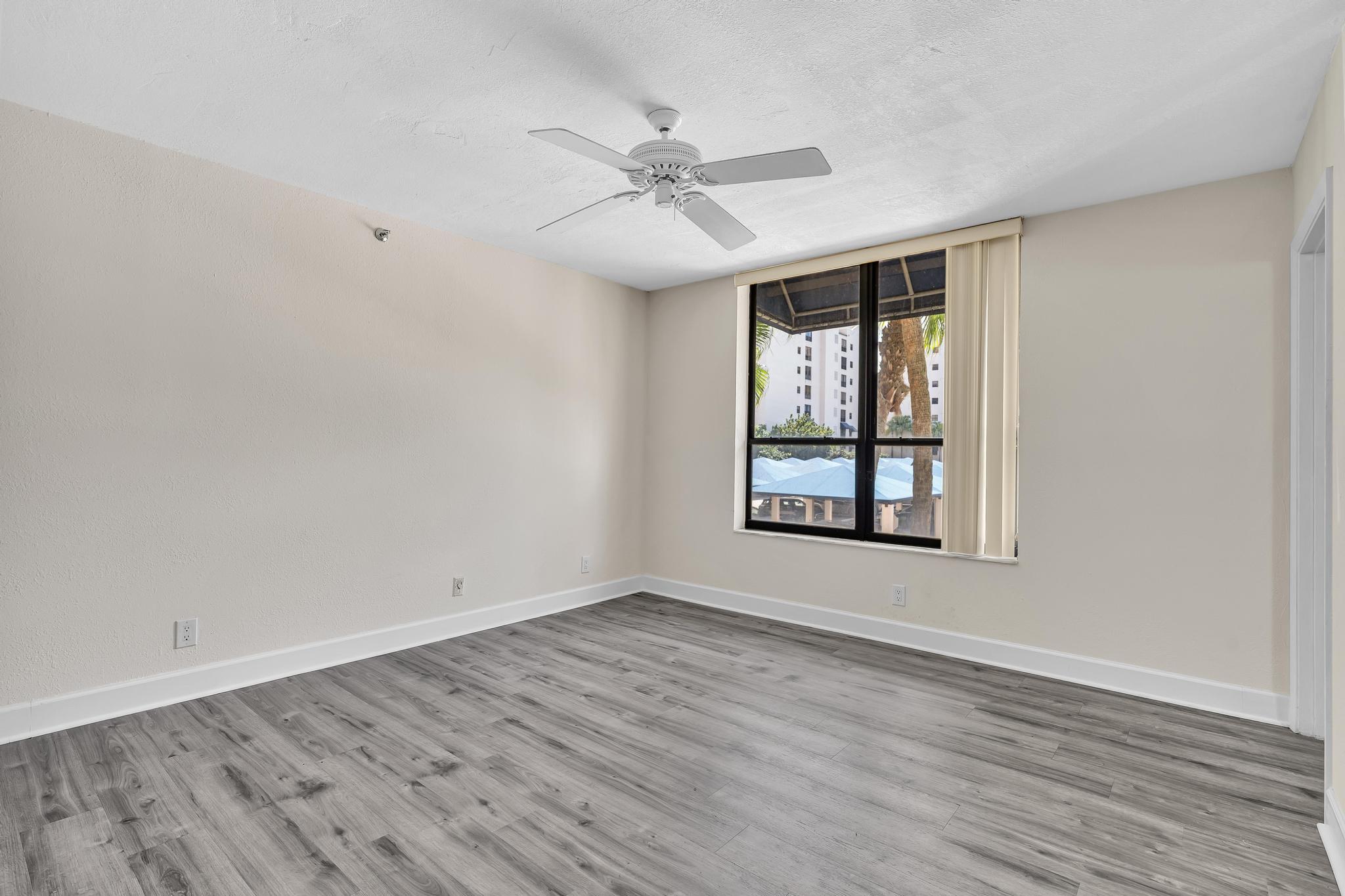 7564 Regency Lake #202, Boca Raton FL 33433