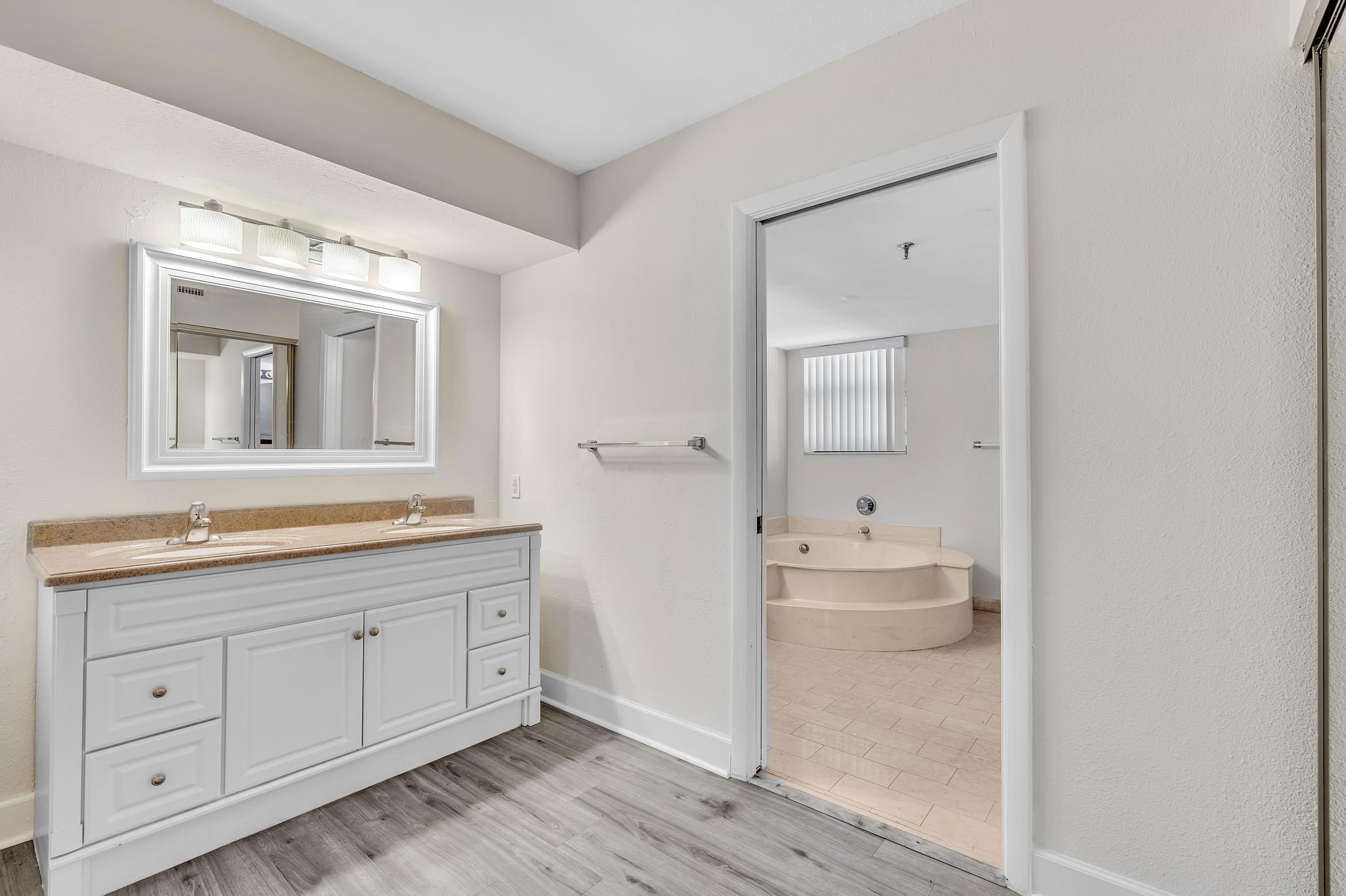 7564 Regency Lake #202, Boca Raton FL 33433