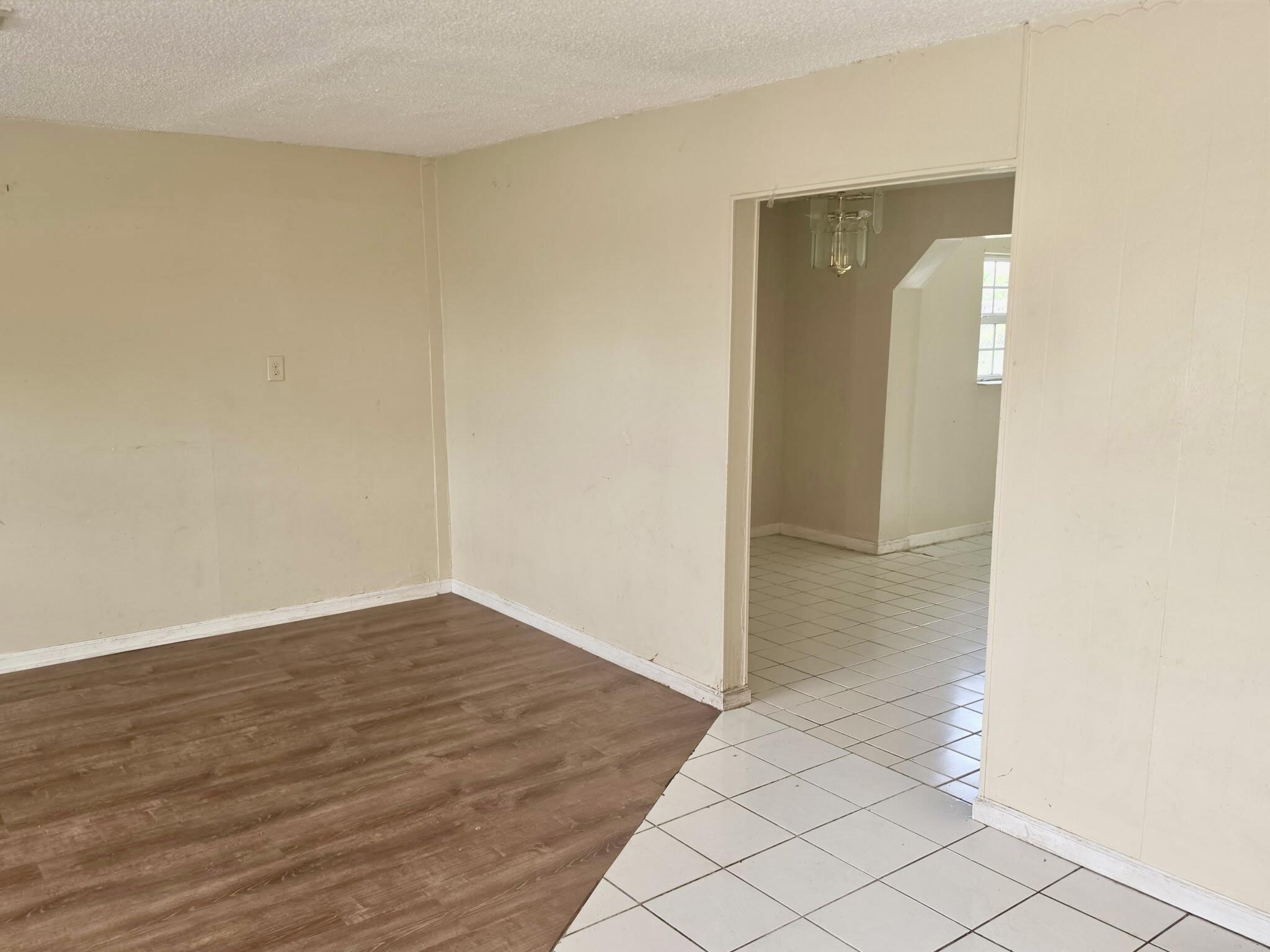 1216 Giller, Mangonia Park FL 33407