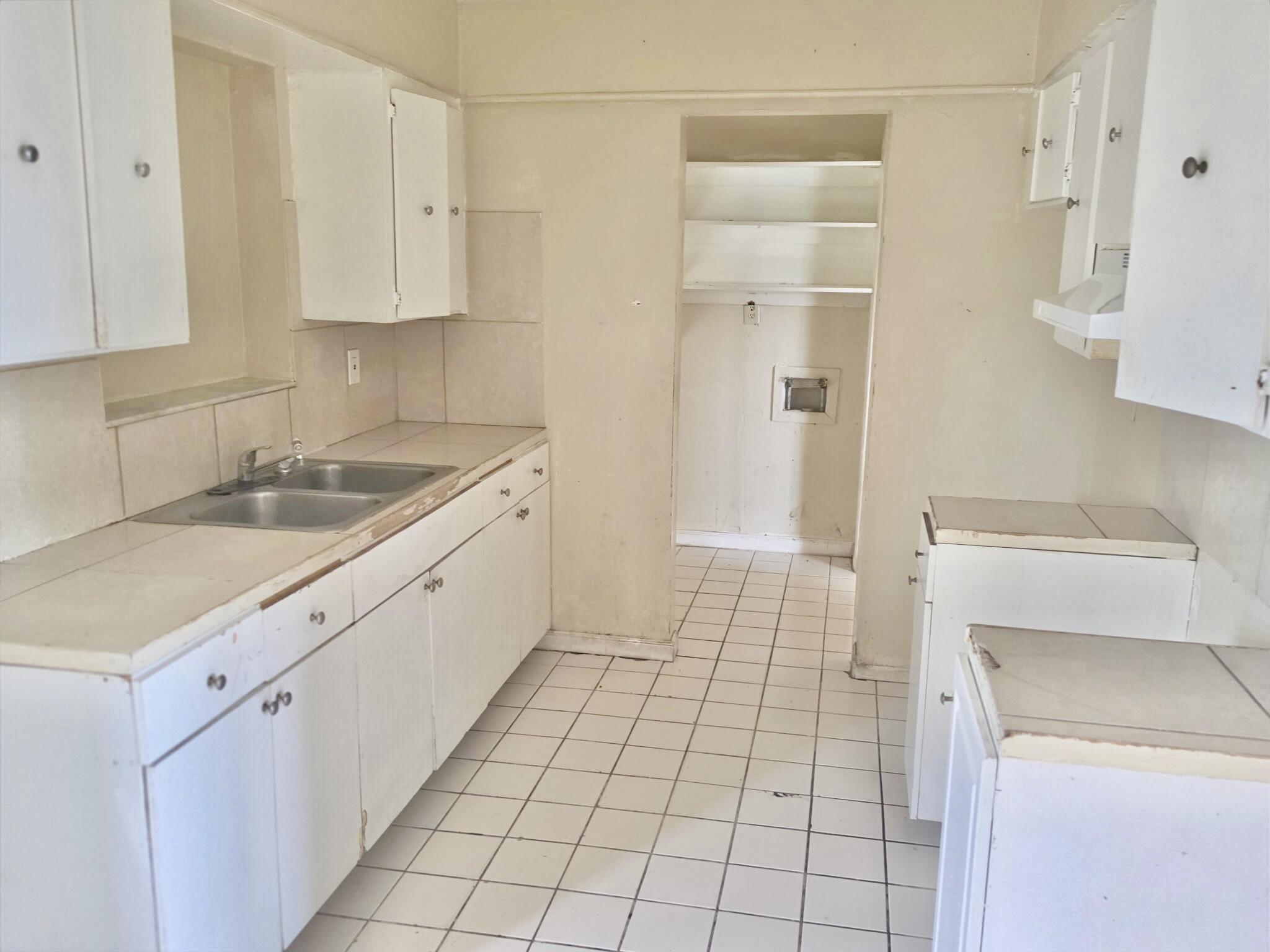 1216 Giller, Mangonia Park FL 33407