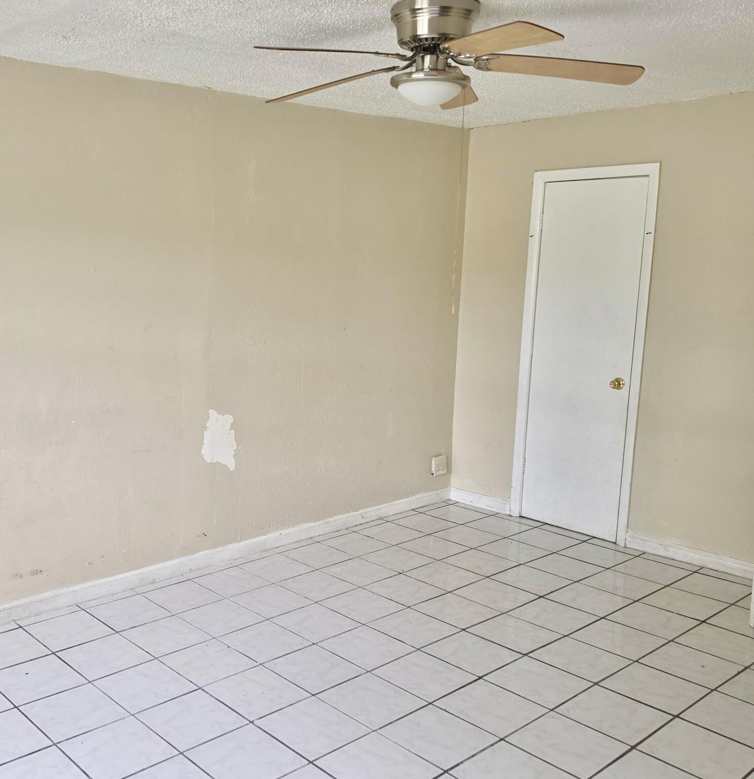 1216 Giller, Mangonia Park FL 33407