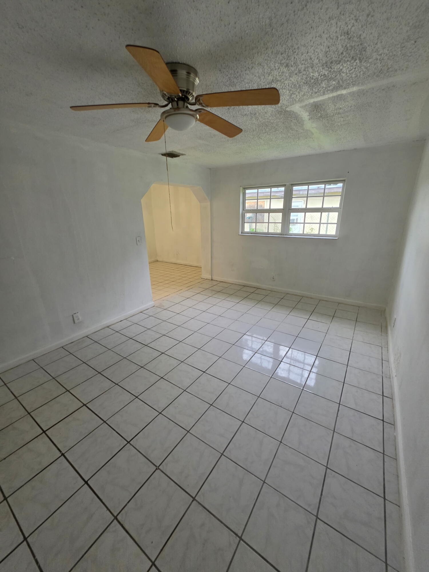 1216 Giller, Mangonia Park FL 33407