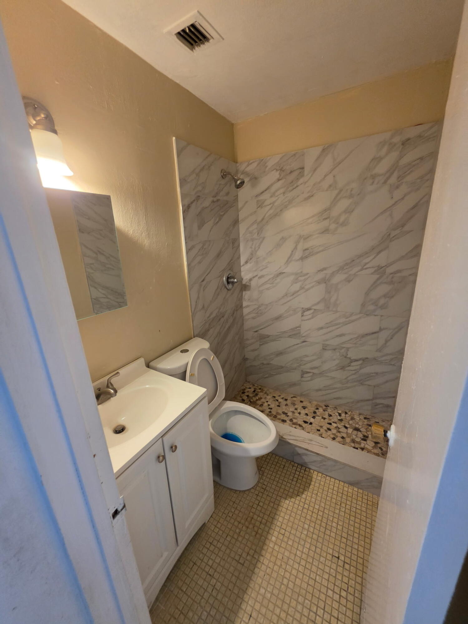 1216 Giller, Mangonia Park FL 33407