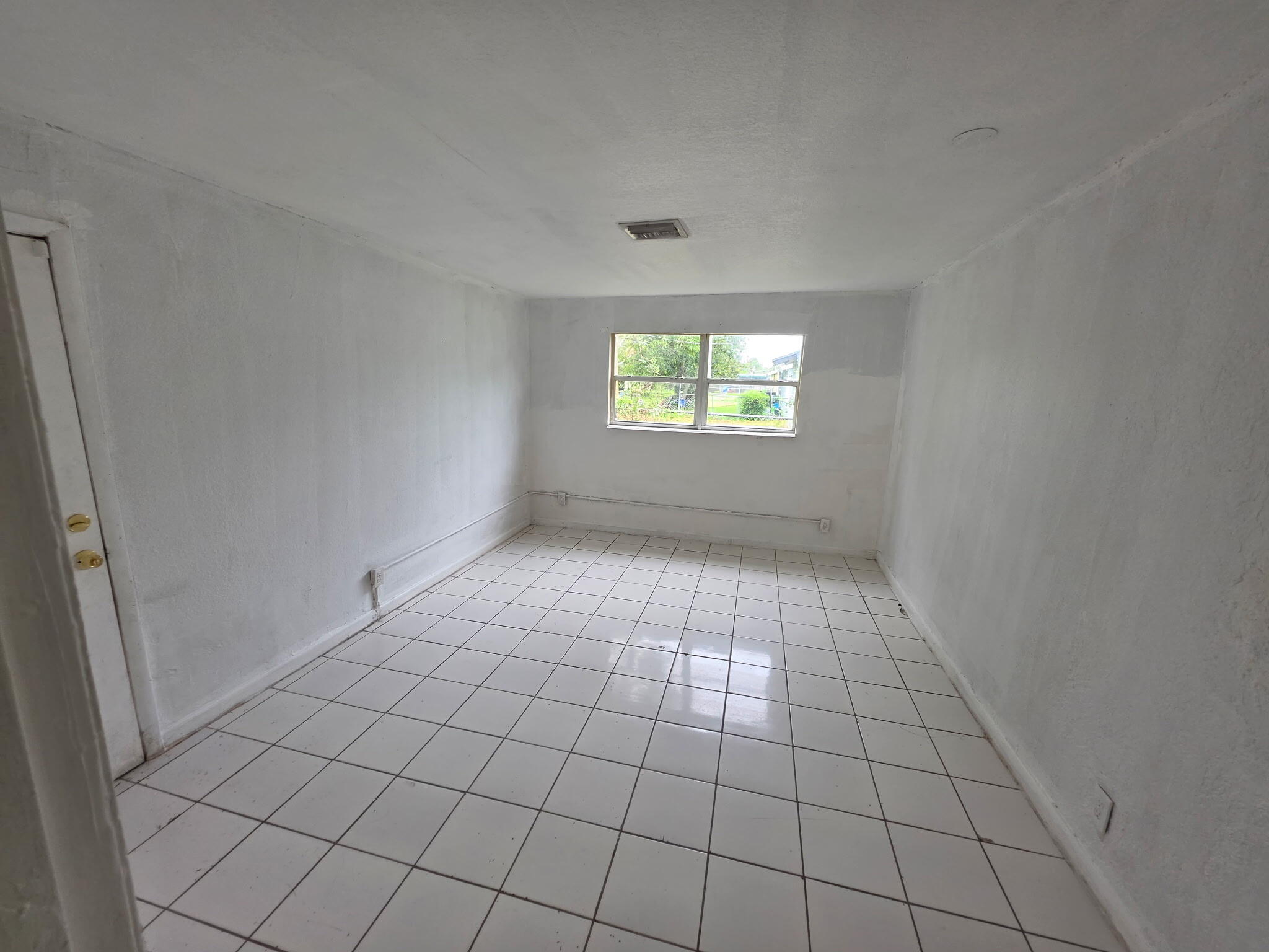 1216 Giller, Mangonia Park FL 33407