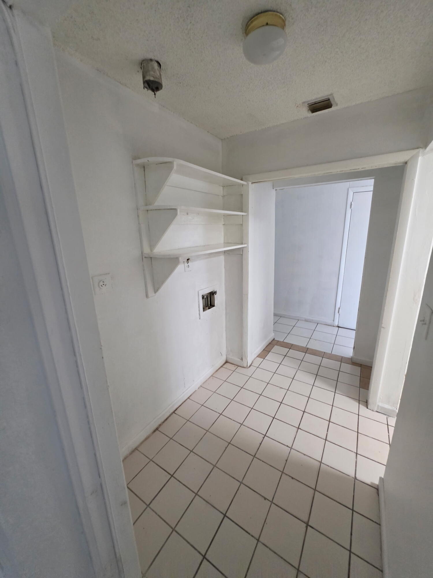 1216 Giller, Mangonia Park FL 33407