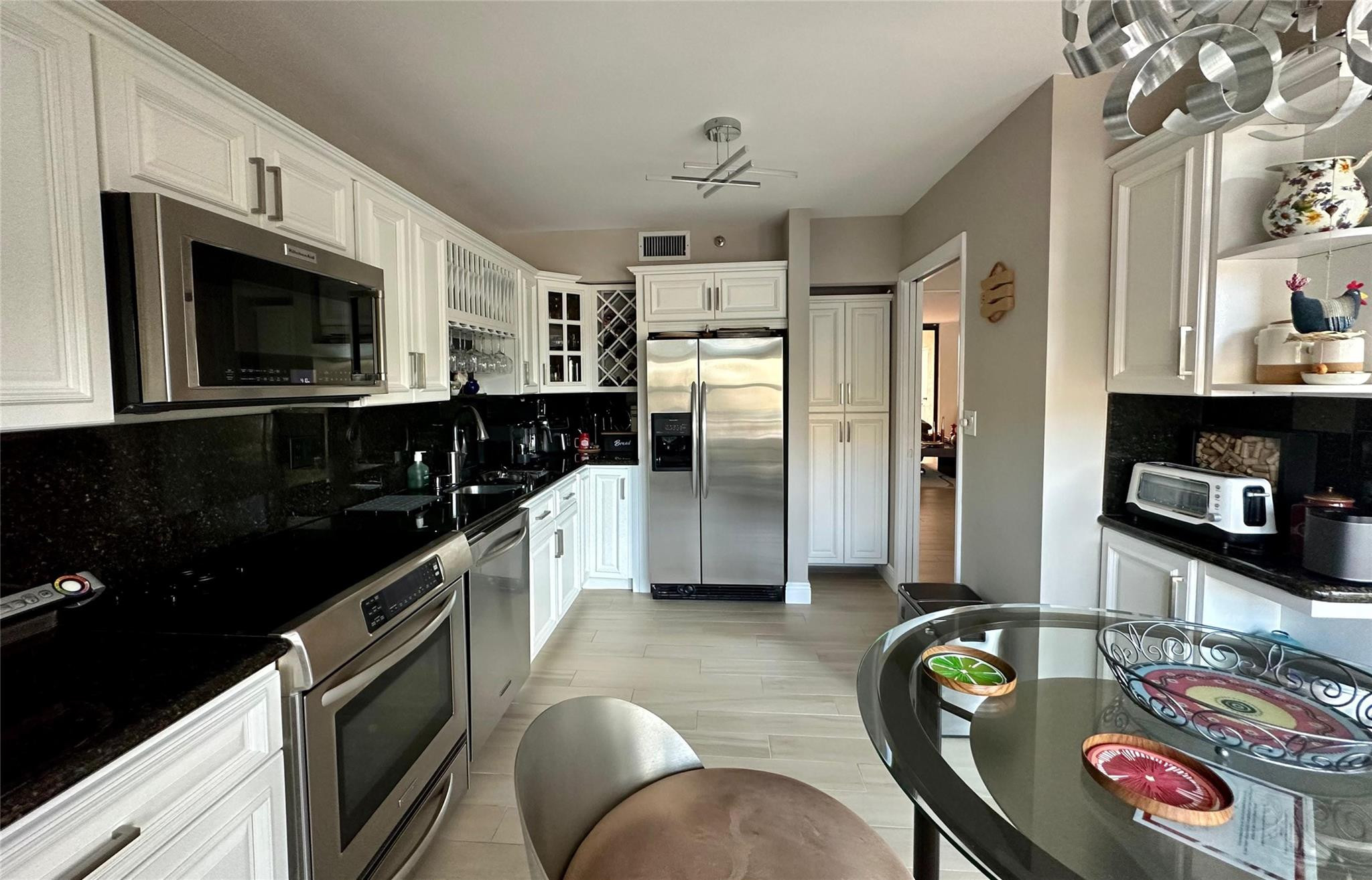 7582 Regency Lake, Boca Raton FL 33433