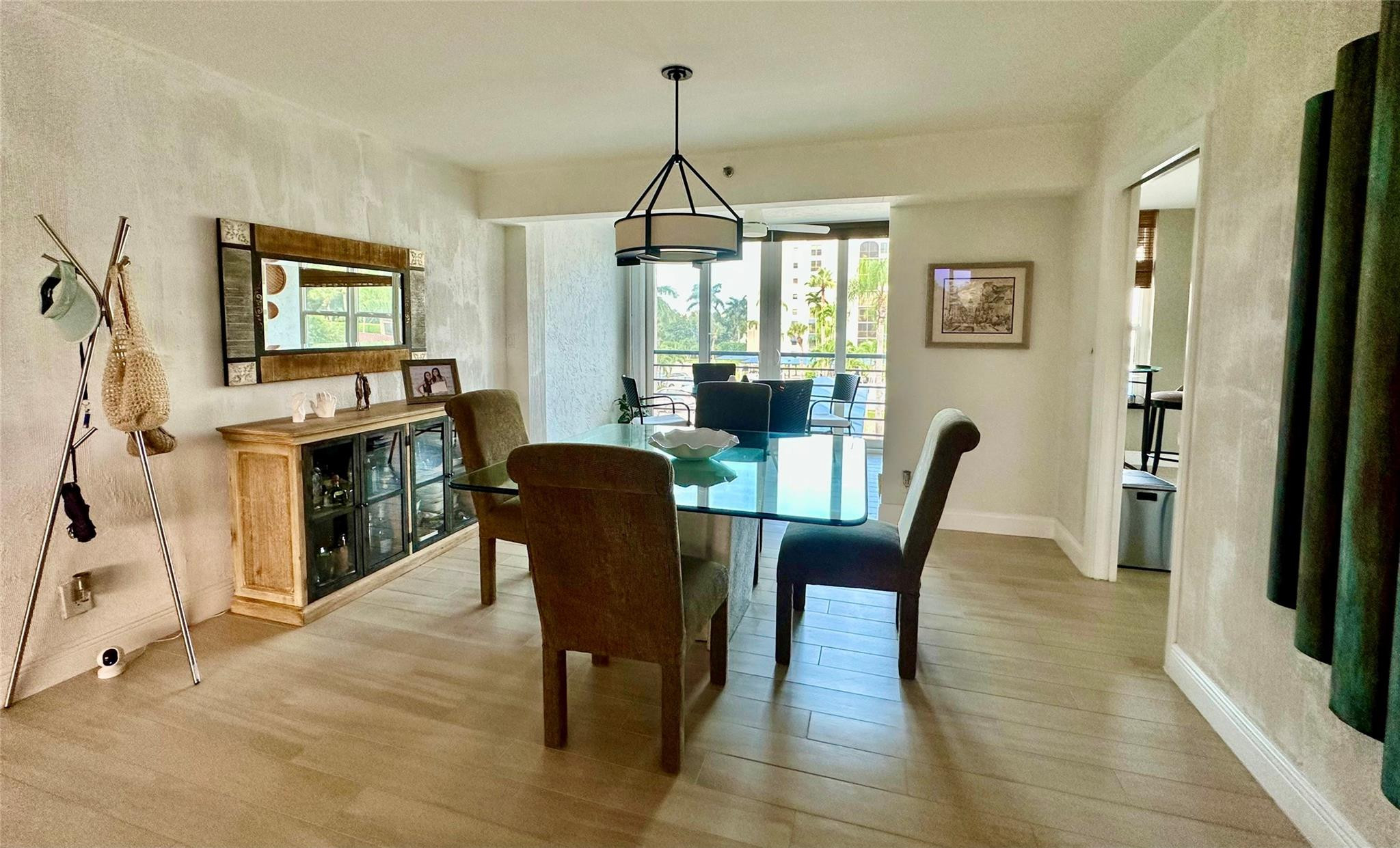7582 Regency Lake, Boca Raton FL 33433