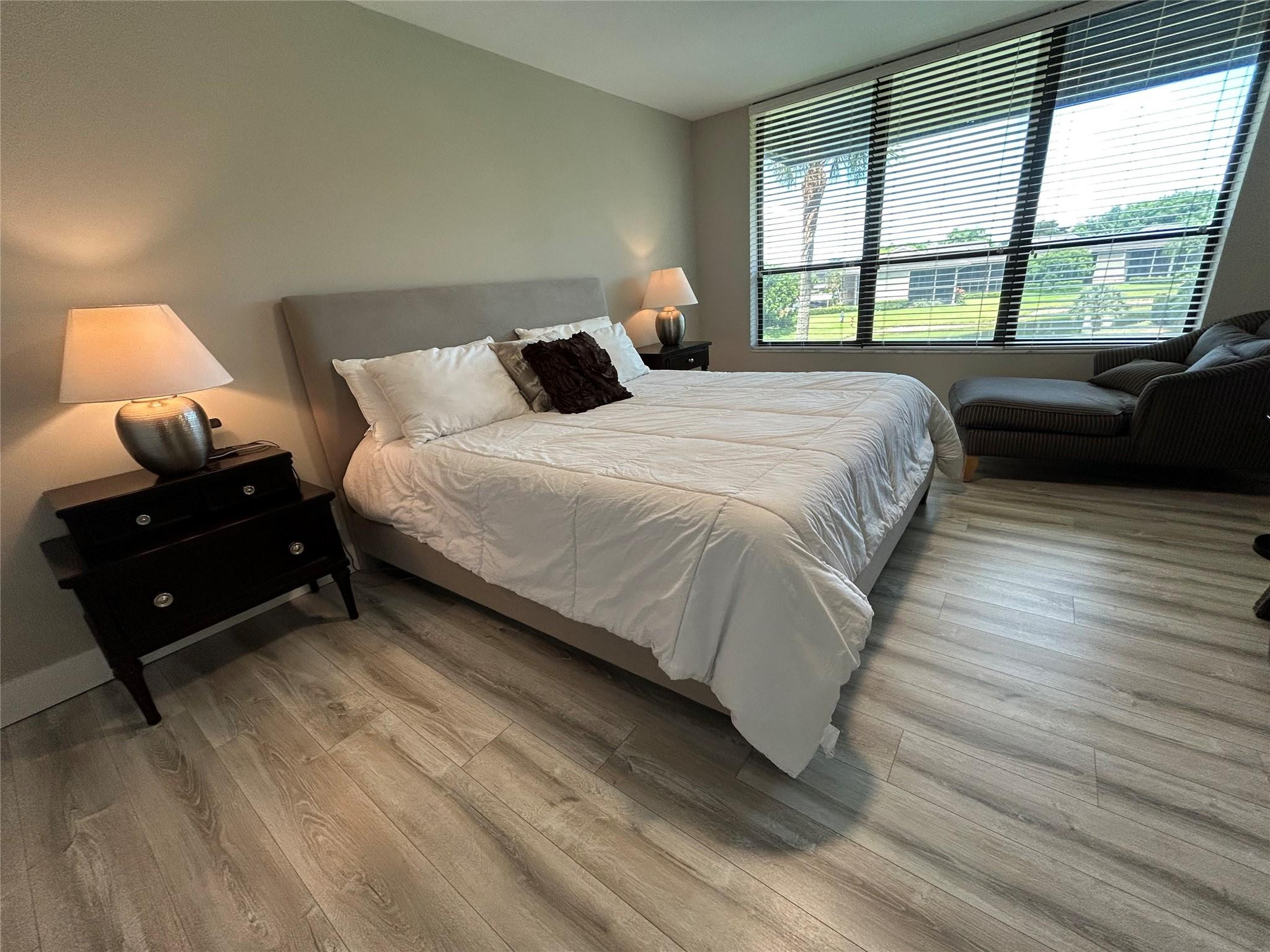 7582 Regency Lake, Boca Raton FL 33433