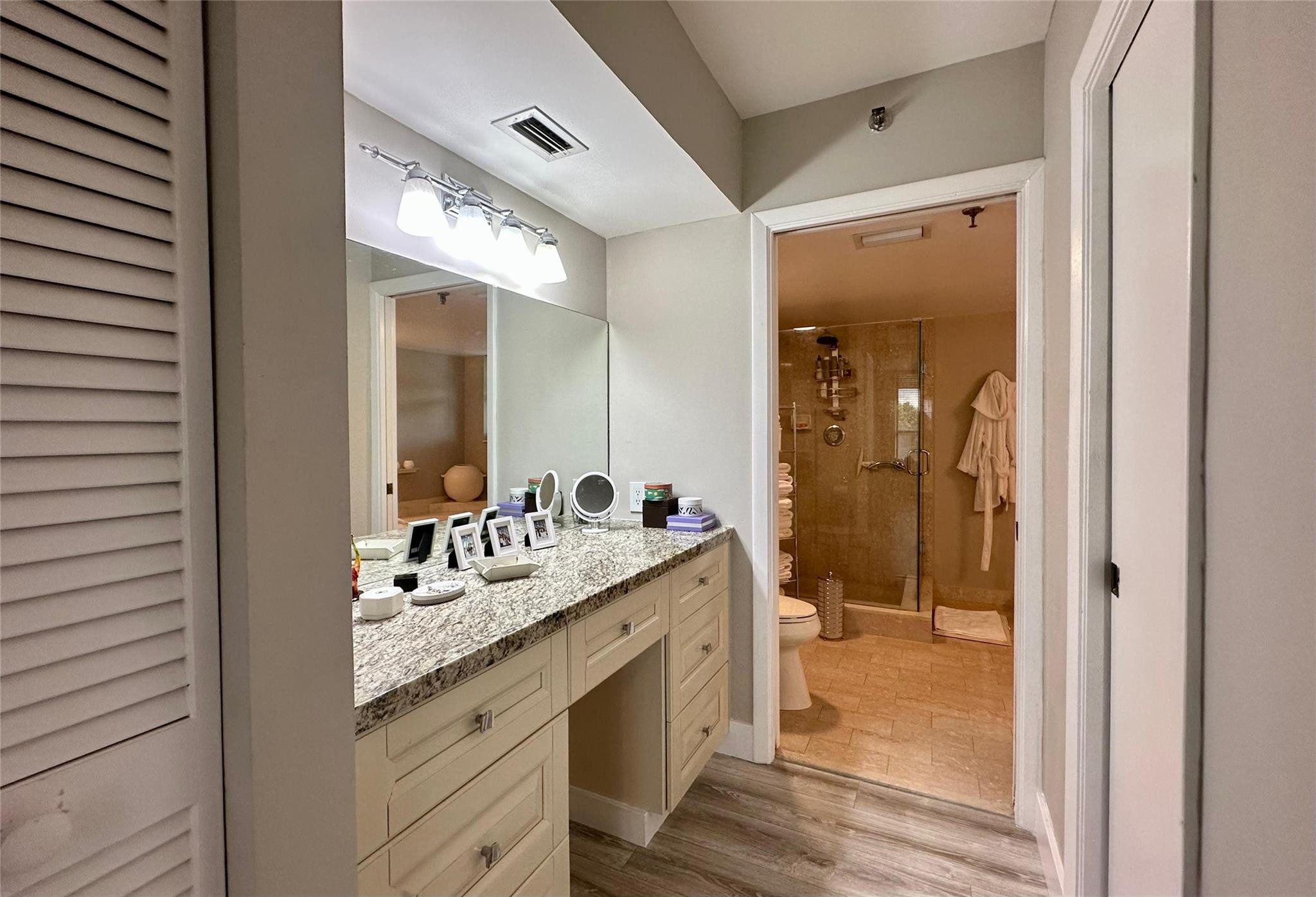 7582 Regency Lake, Boca Raton FL 33433