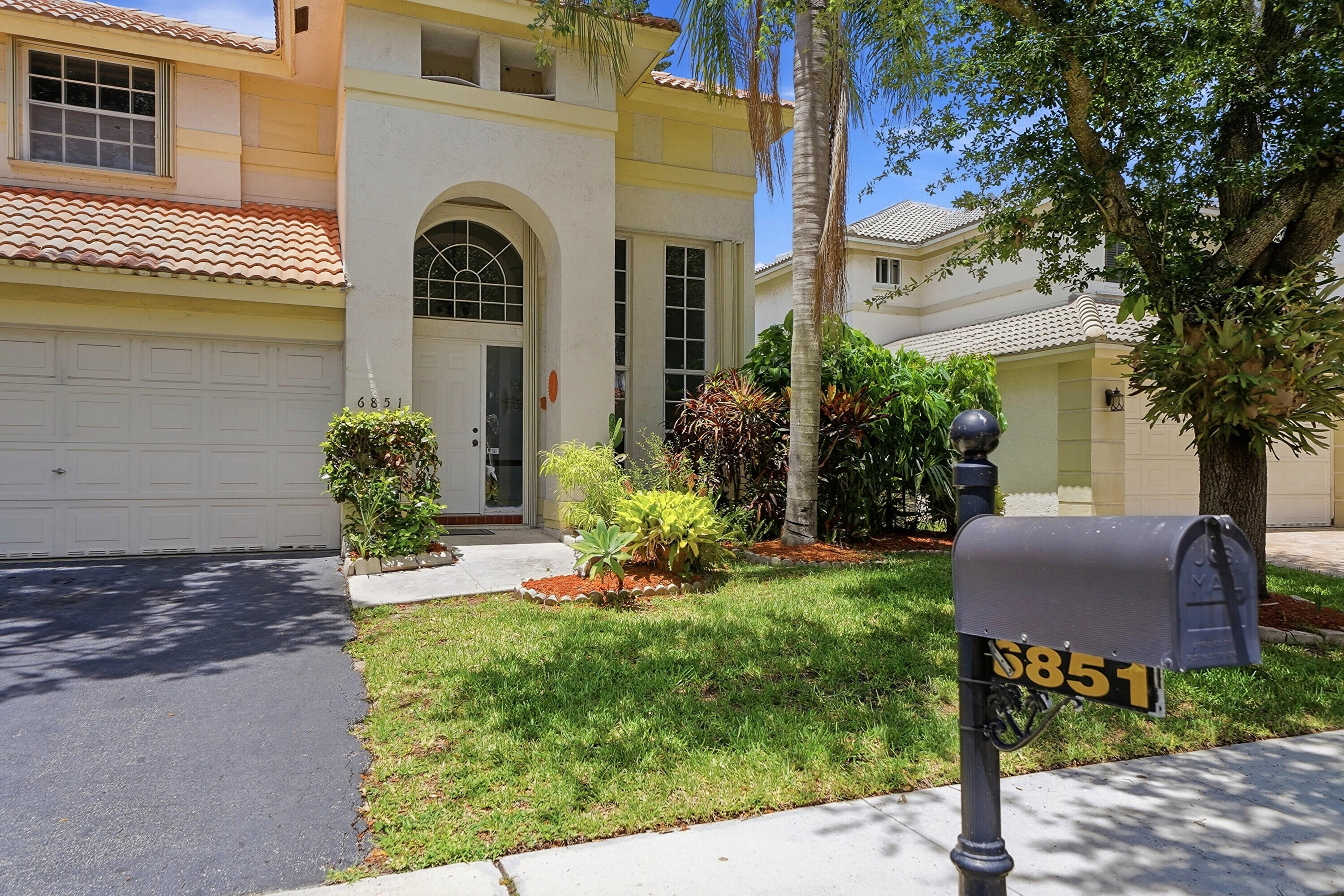 6851 NW 27th, Margate FL 33063