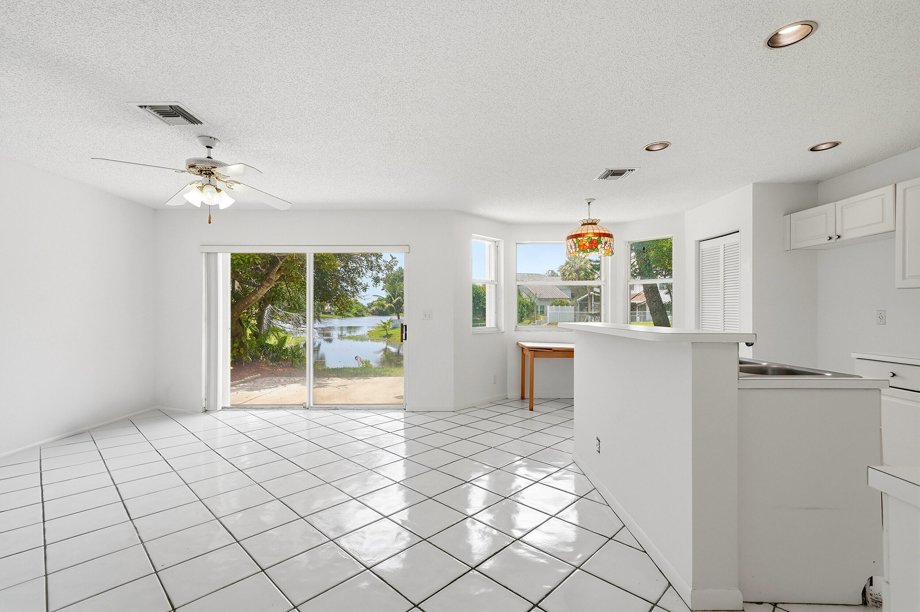6851 NW 27th, Margate FL 33063