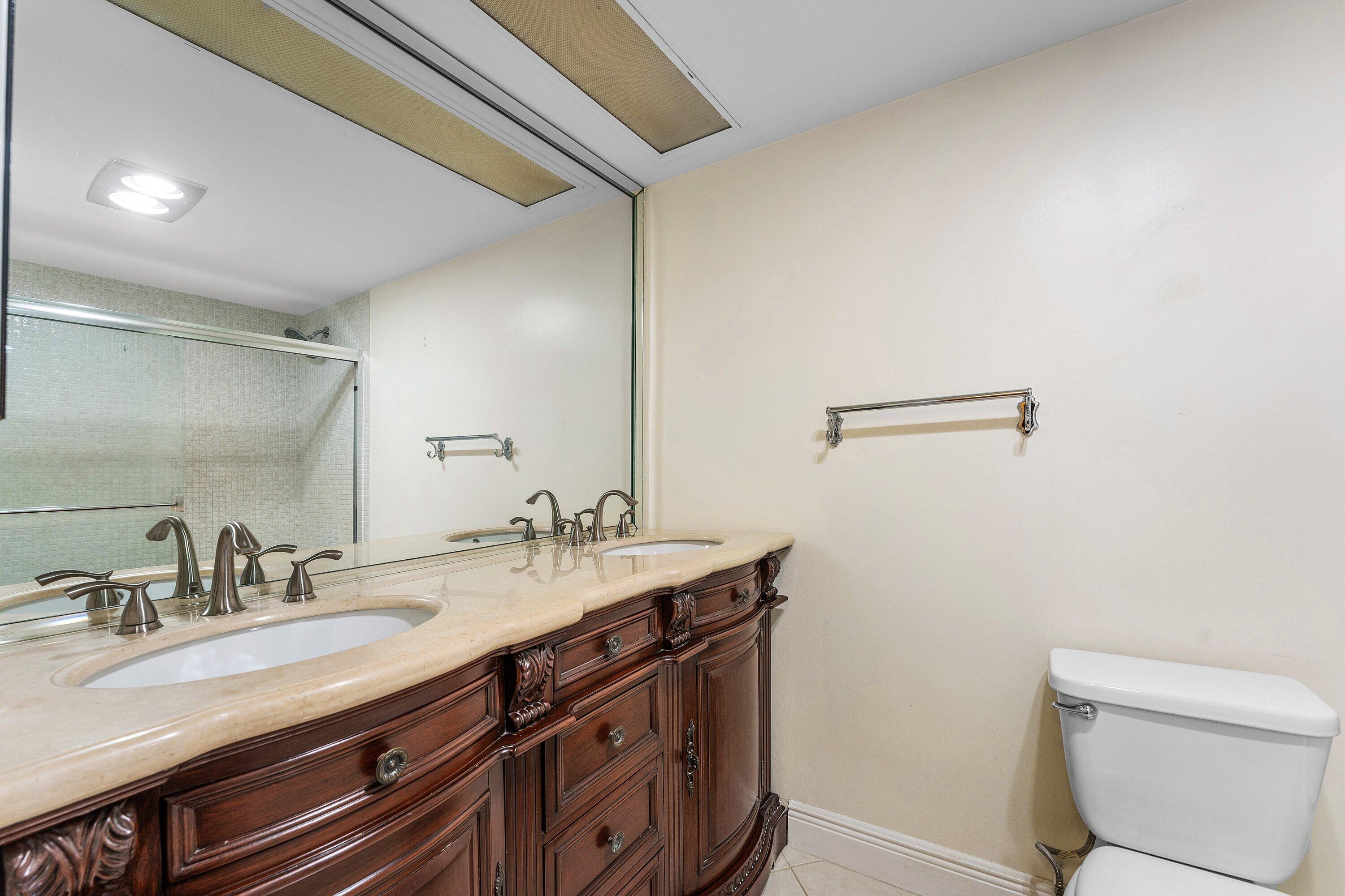 3150 NE 48th #411, Lighthouse Point FL 33064