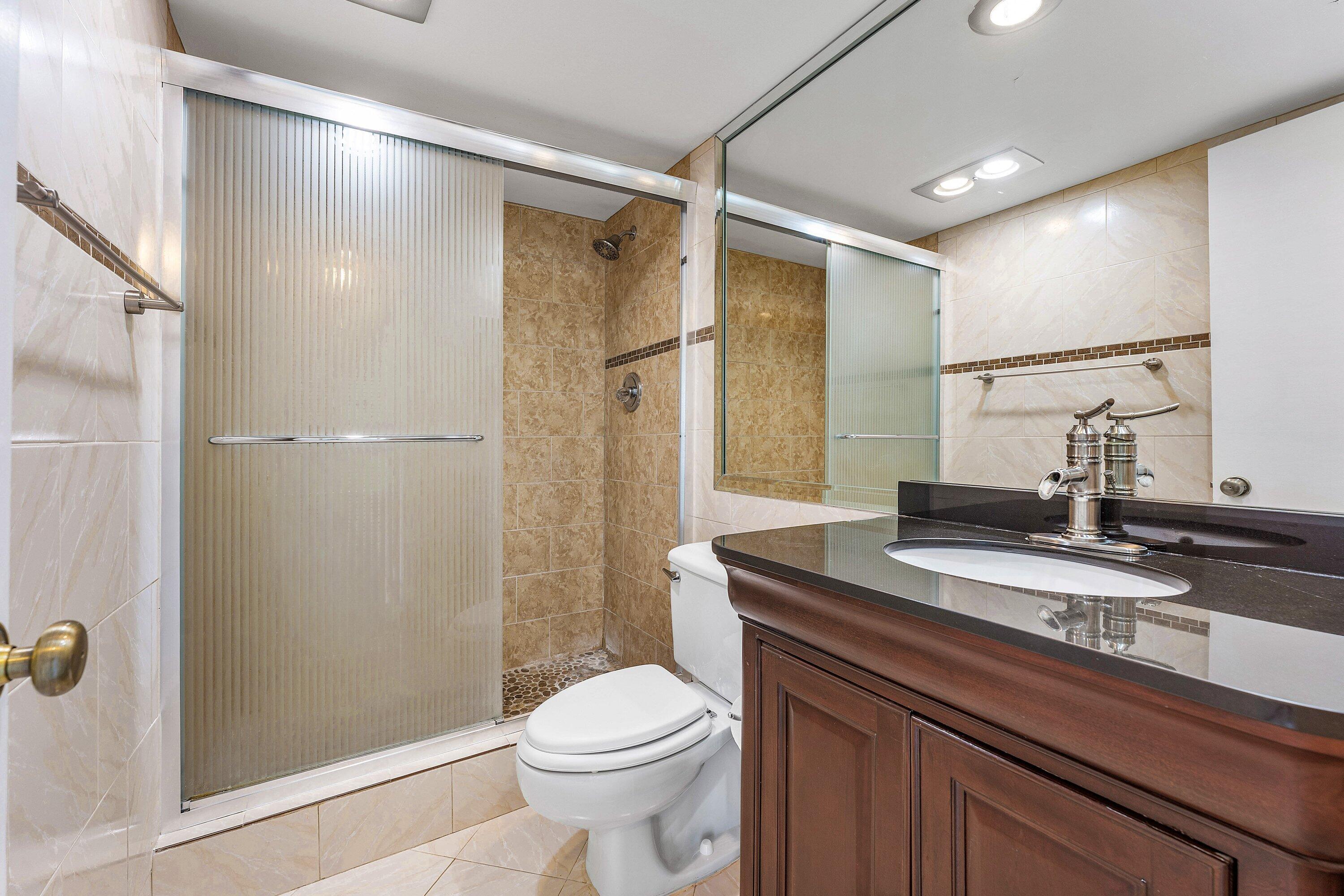 3150 NE 48th #411, Lighthouse Point FL 33064