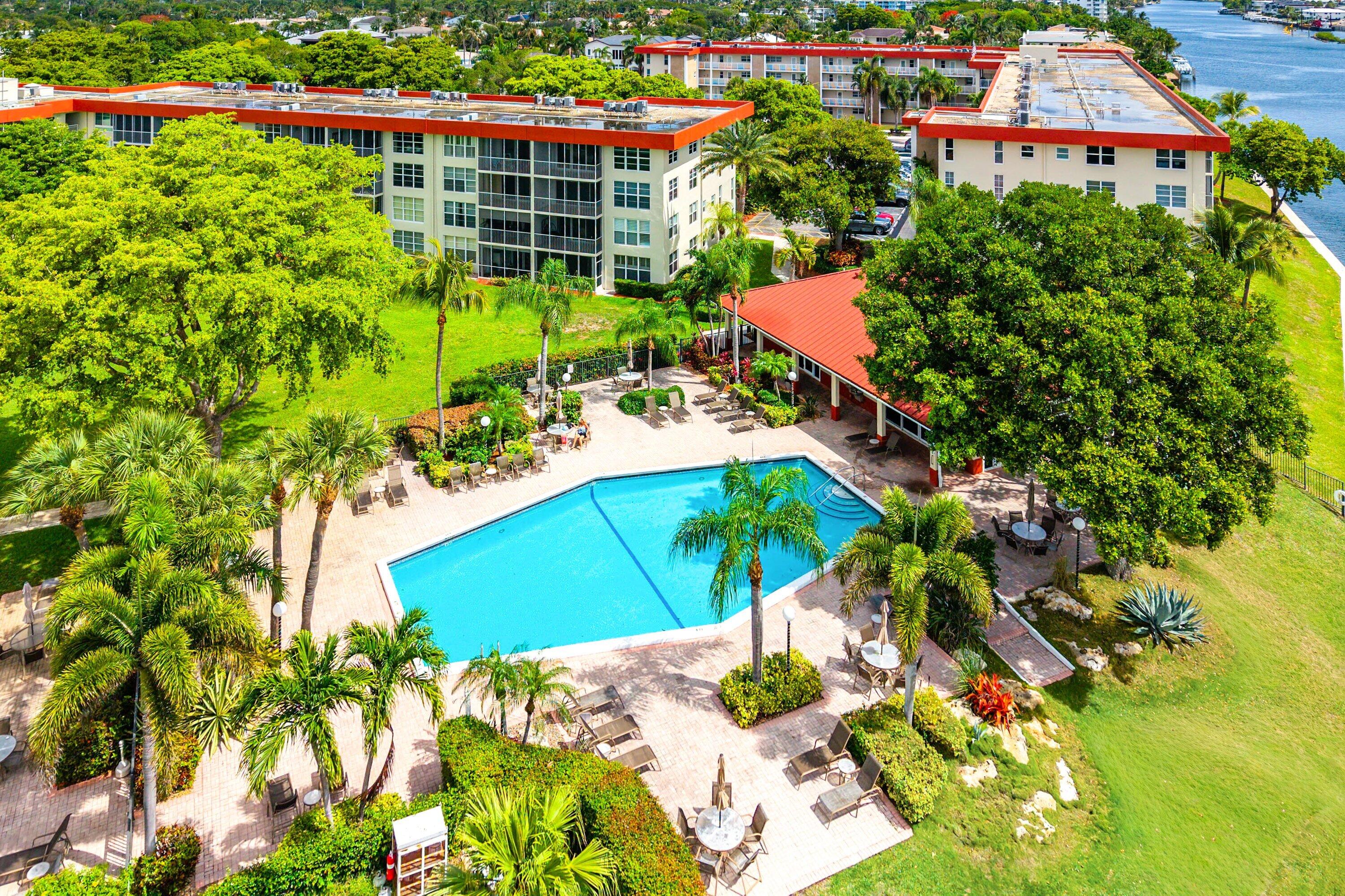3150 NE 48th #411, Lighthouse Point FL 33064