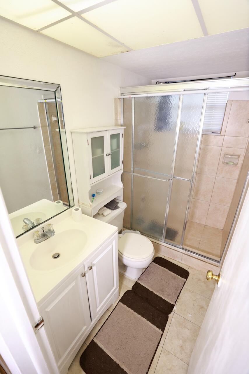 6570 Royal Palm #106j, Margate FL 33063