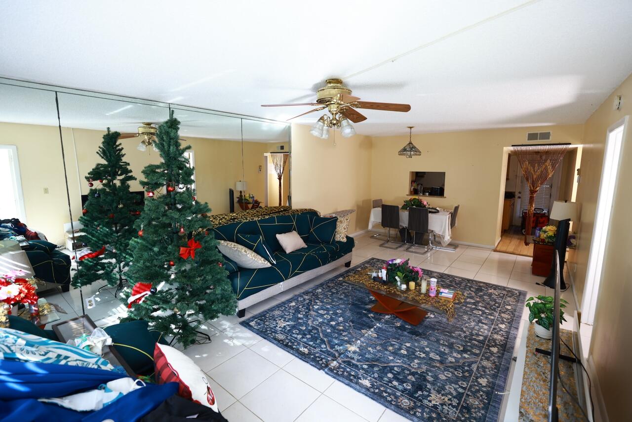 6570 Royal Palm #106j, Margate FL 33063