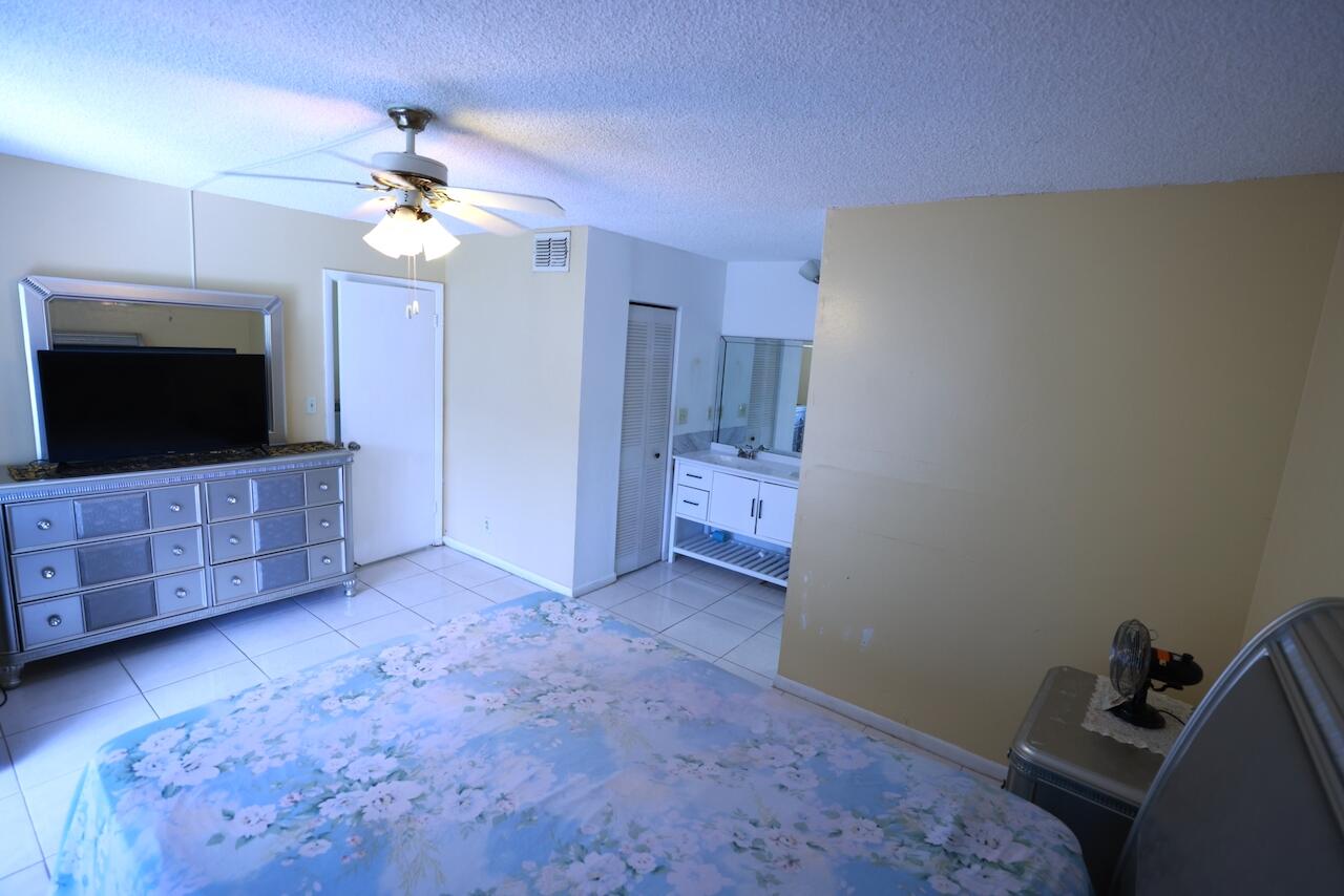 6570 Royal Palm #106j, Margate FL 33063