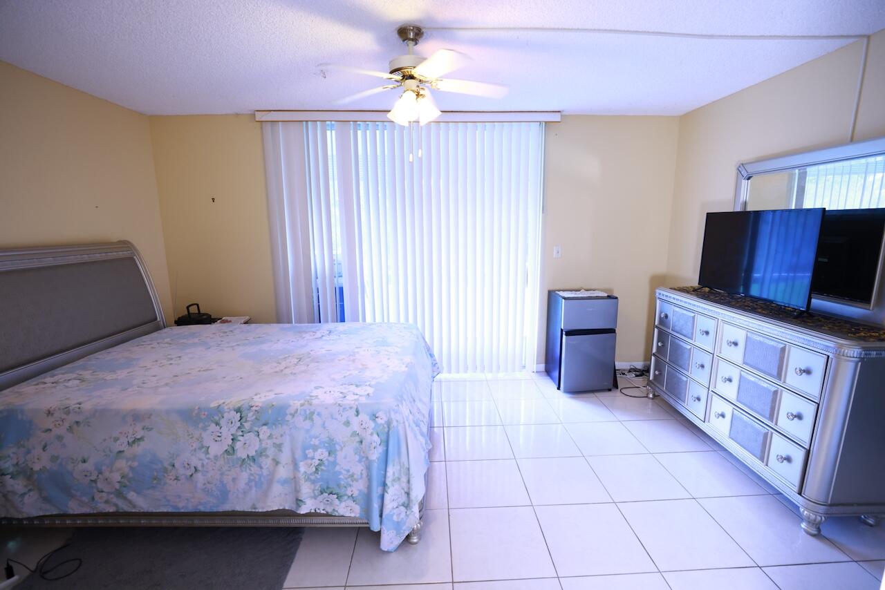 6570 Royal Palm #106j, Margate FL 33063
