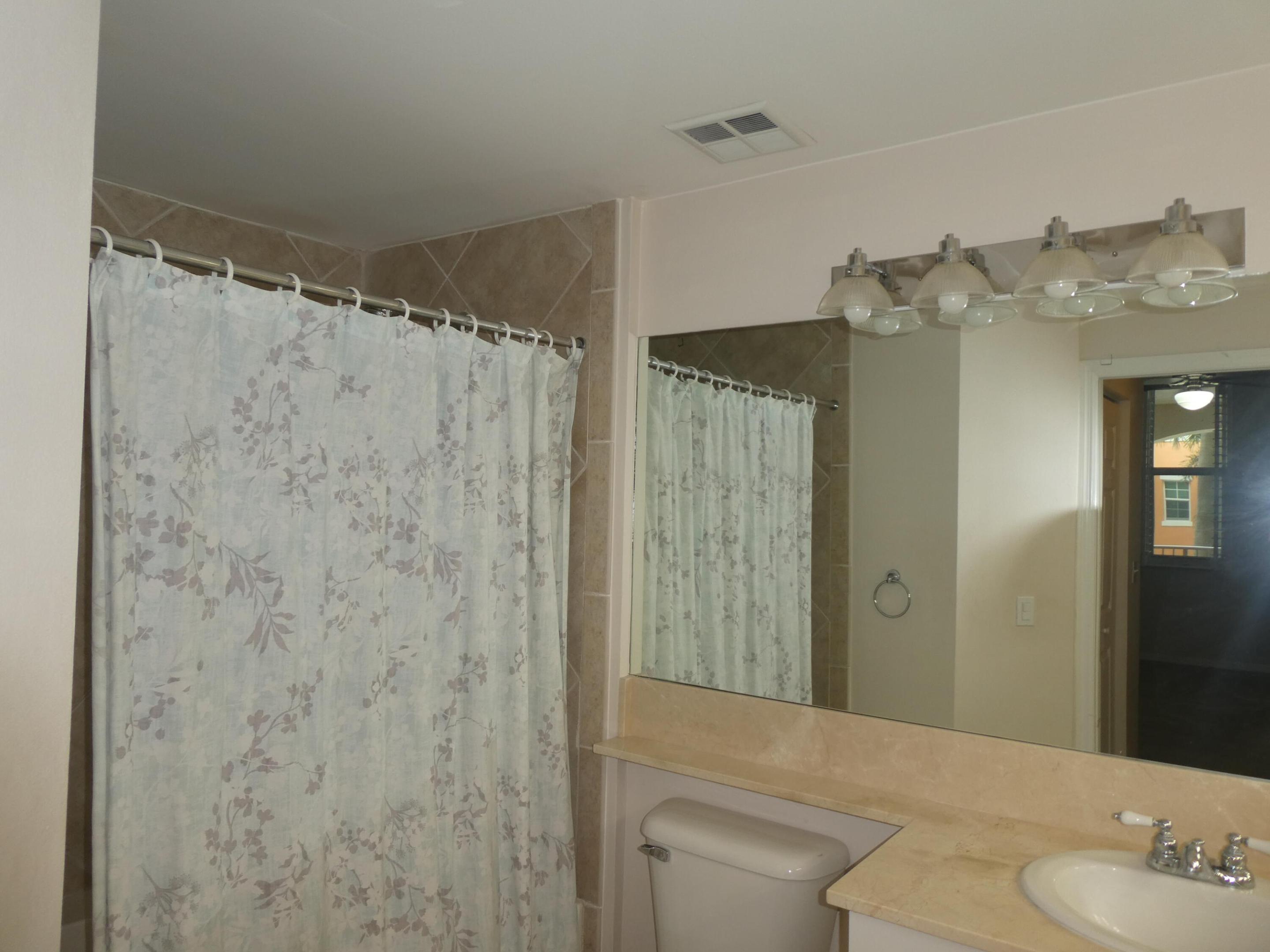 804 E Windward #211, Lantana FL 33462