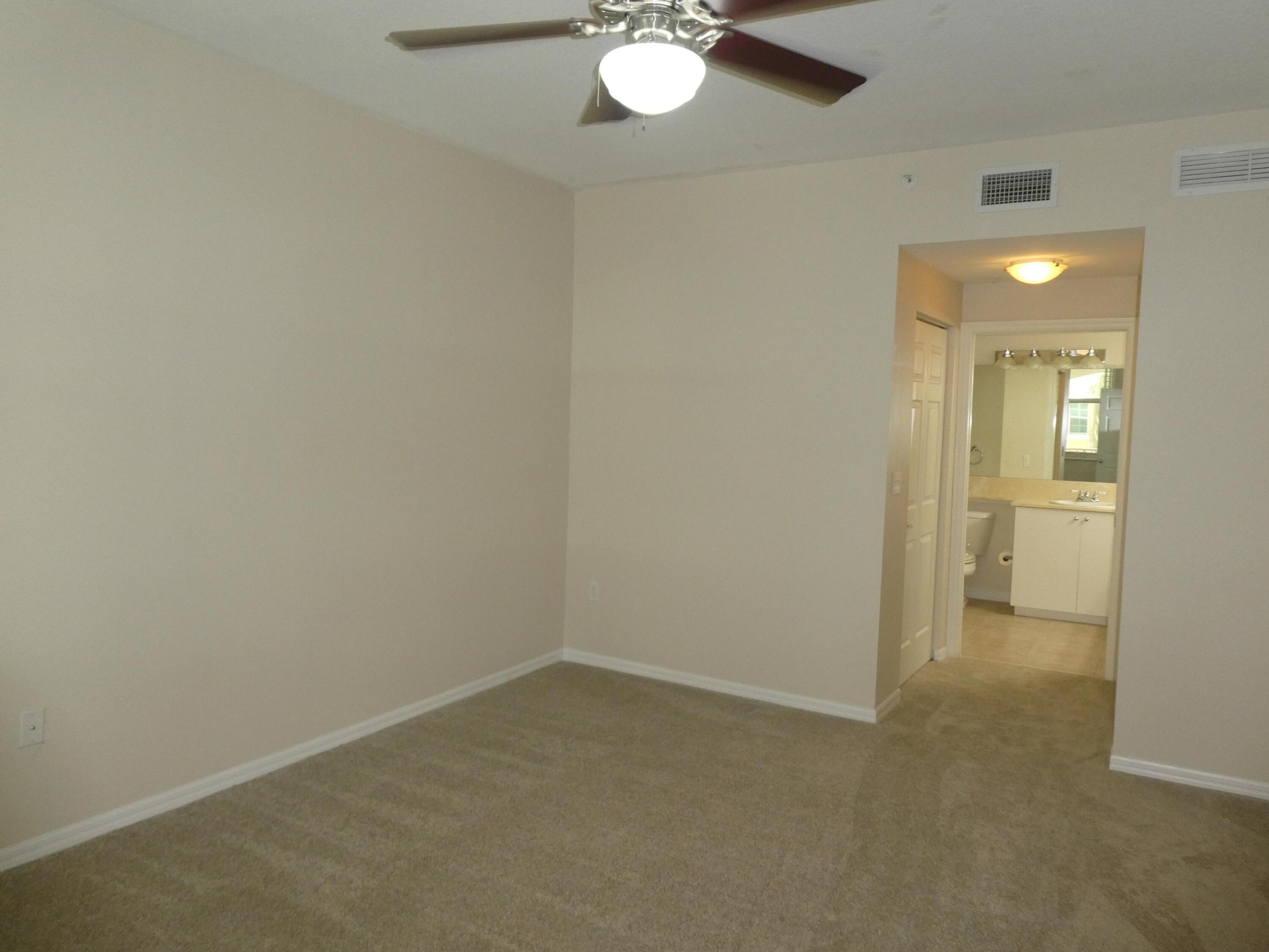 804 E Windward #211, Lantana FL 33462