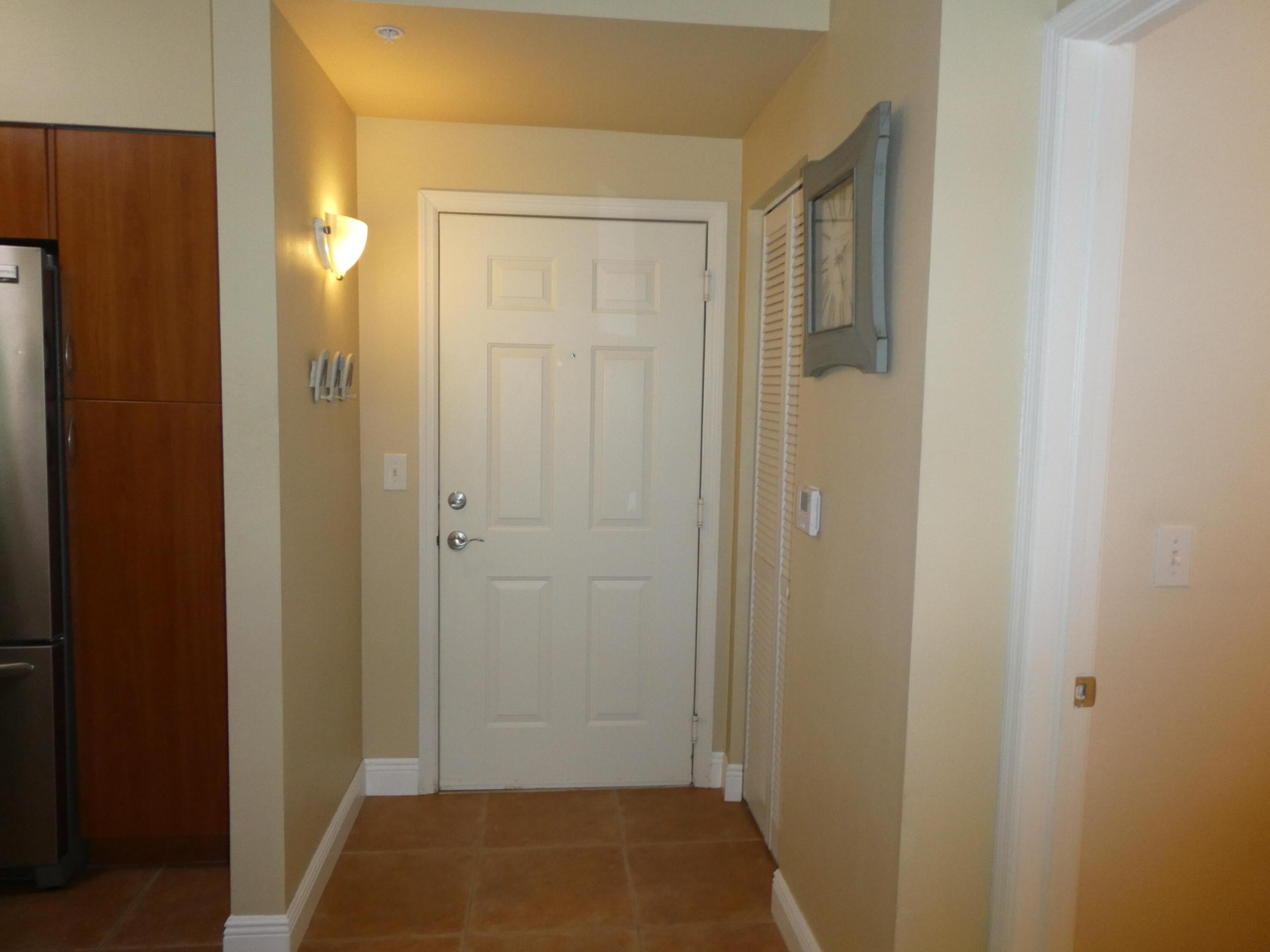 804 E Windward #211, Lantana FL 33462