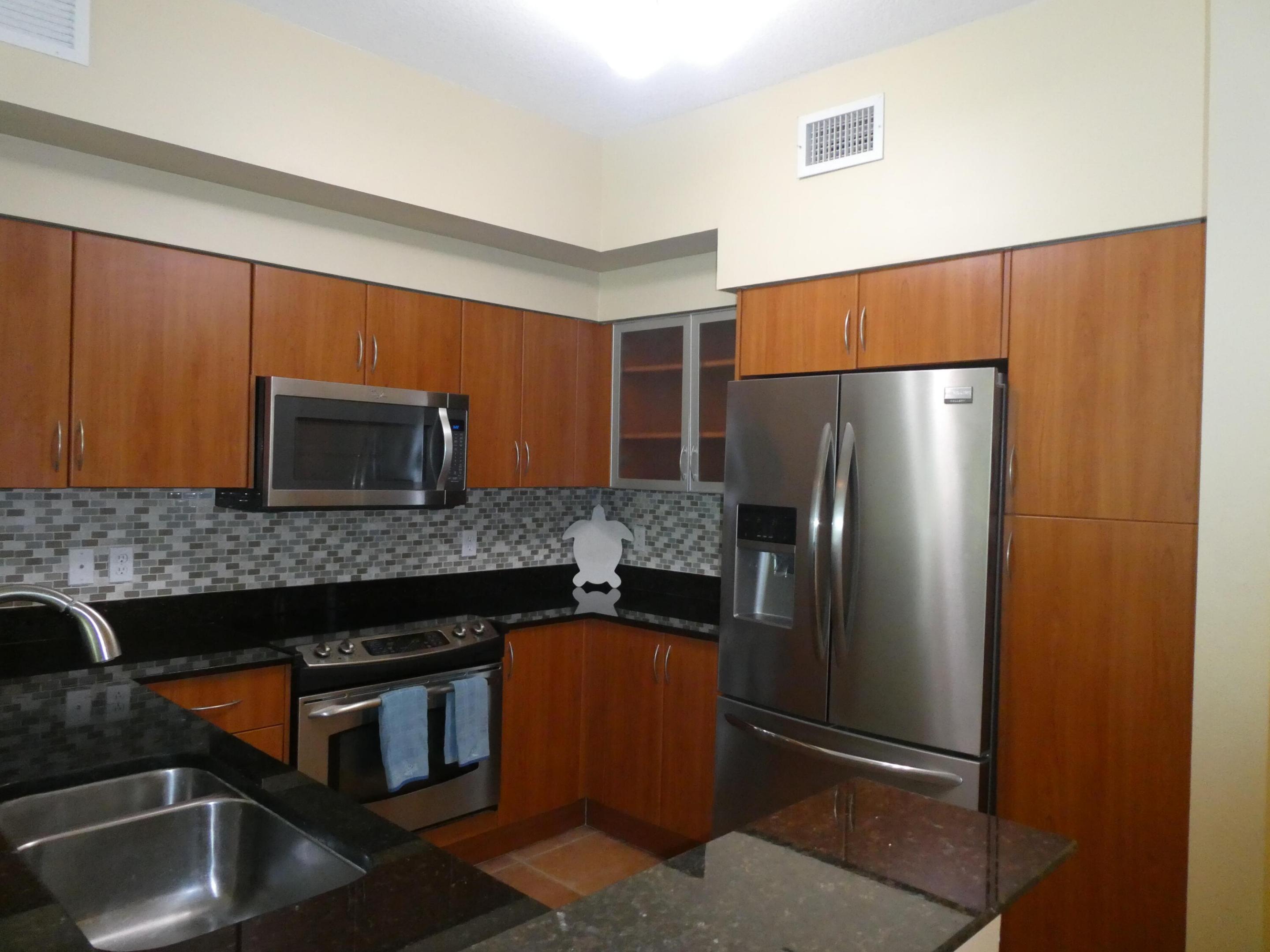 804 E Windward #211, Lantana FL 33462
