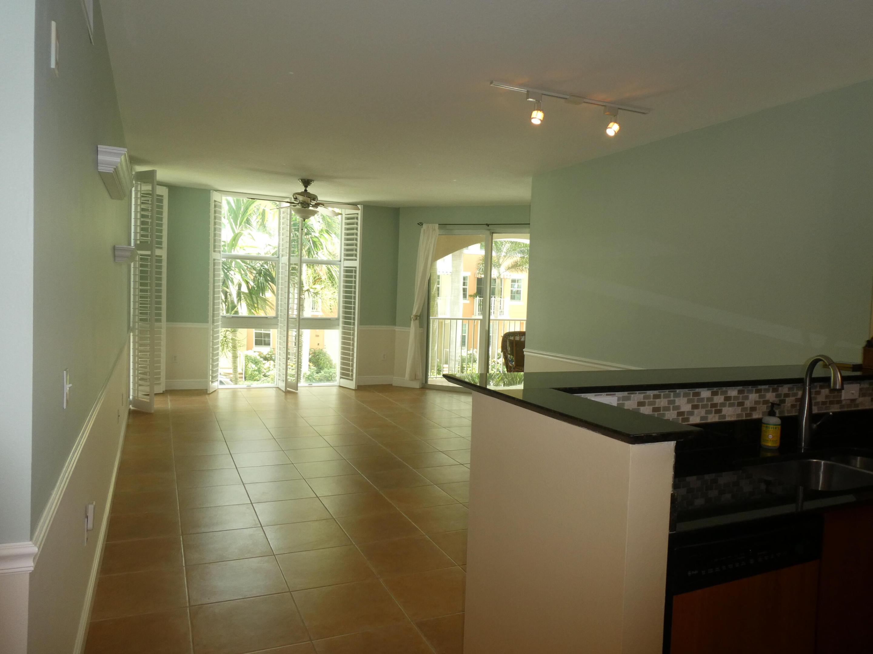 804 E Windward #211, Lantana FL 33462