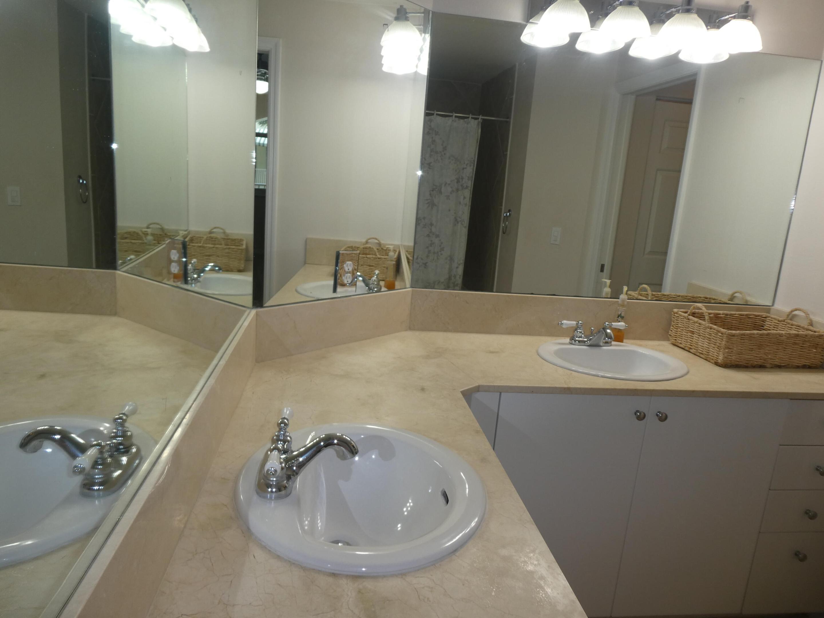 804 E Windward #211, Lantana FL 33462