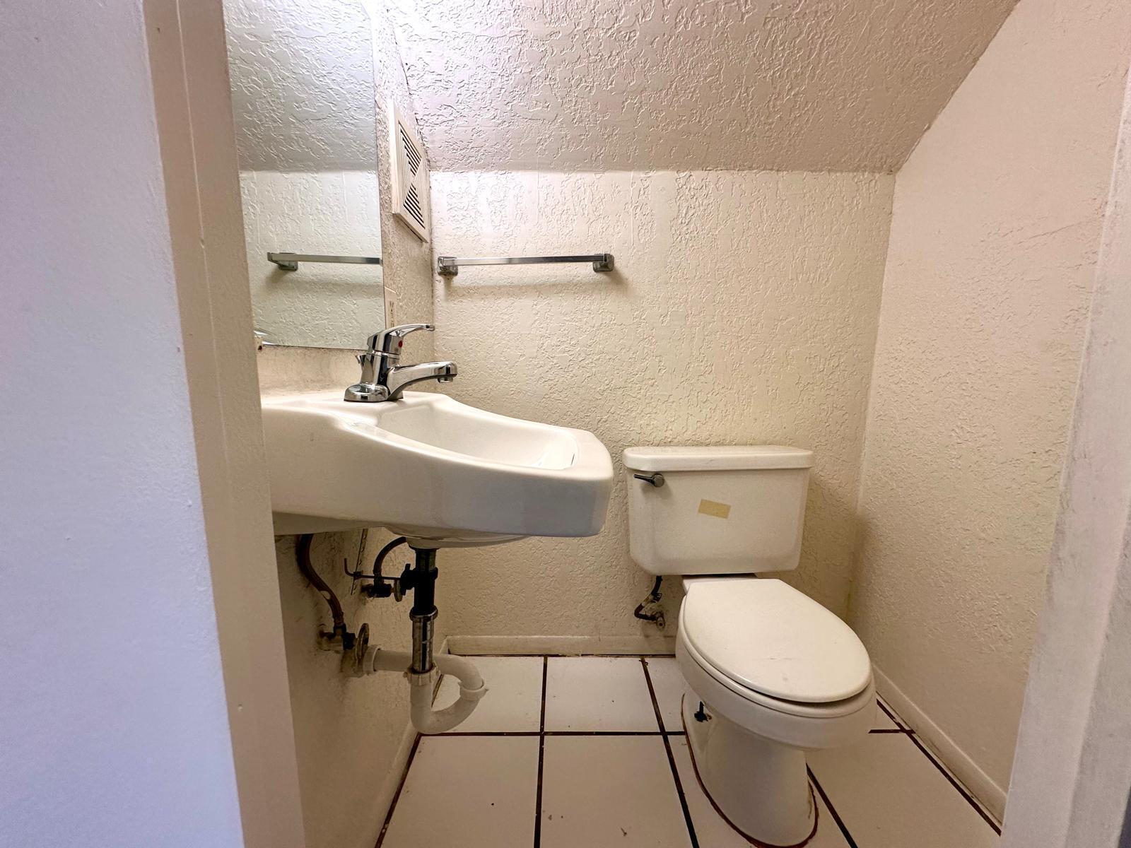 523 Valley Forge, West Palm Beach FL 33405