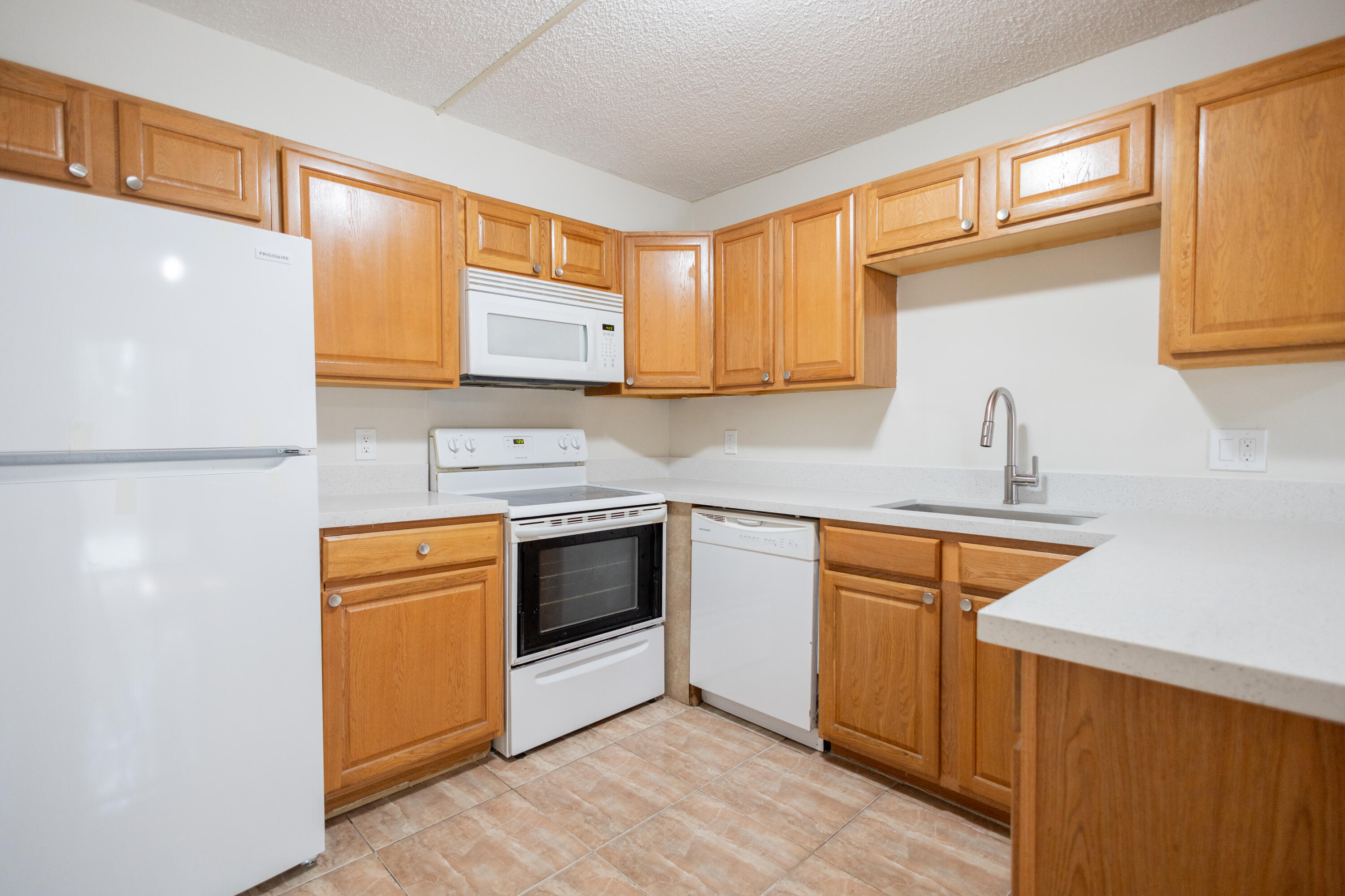 317 Woodland, Palm Springs FL 33461
