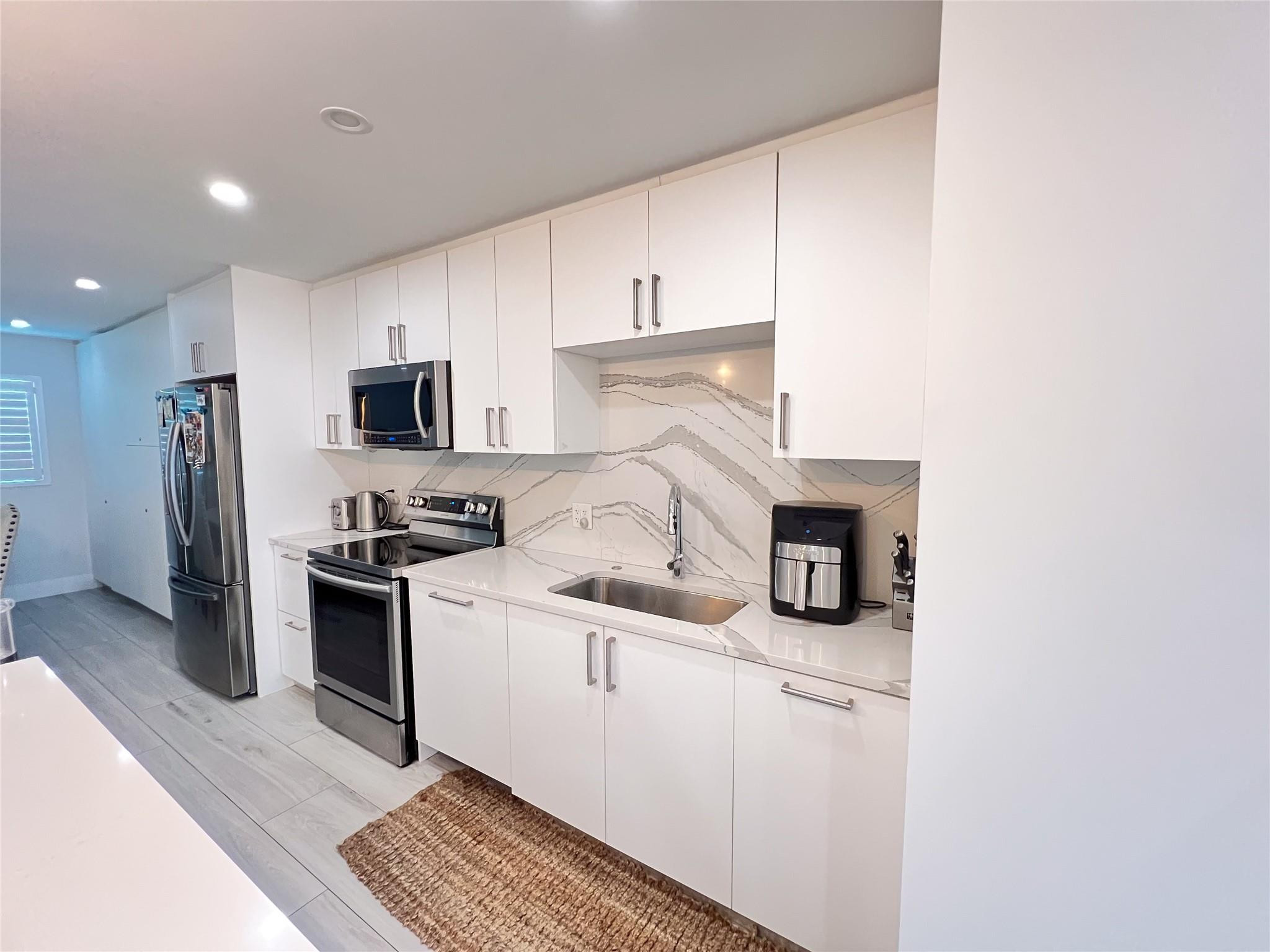 2115 NE 37th #121, Fort Lauderdale FL 33308